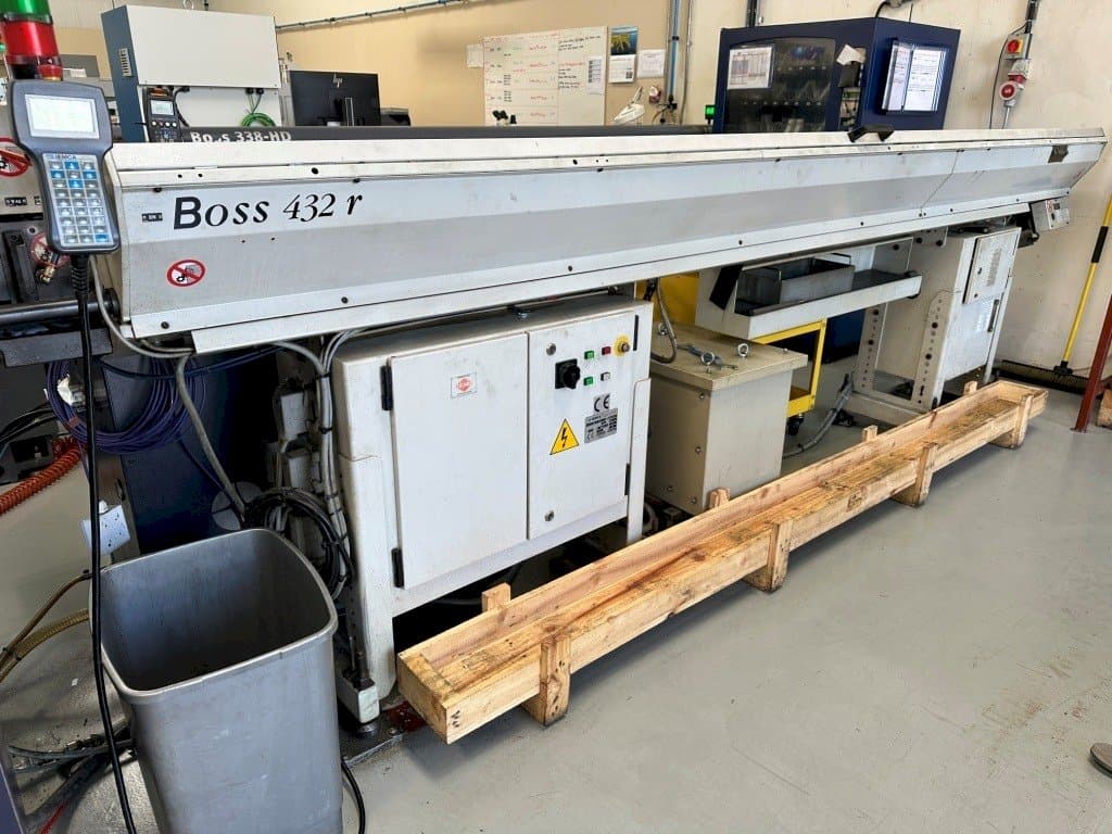 Koneen  Citizen M-32 vasen näkymä