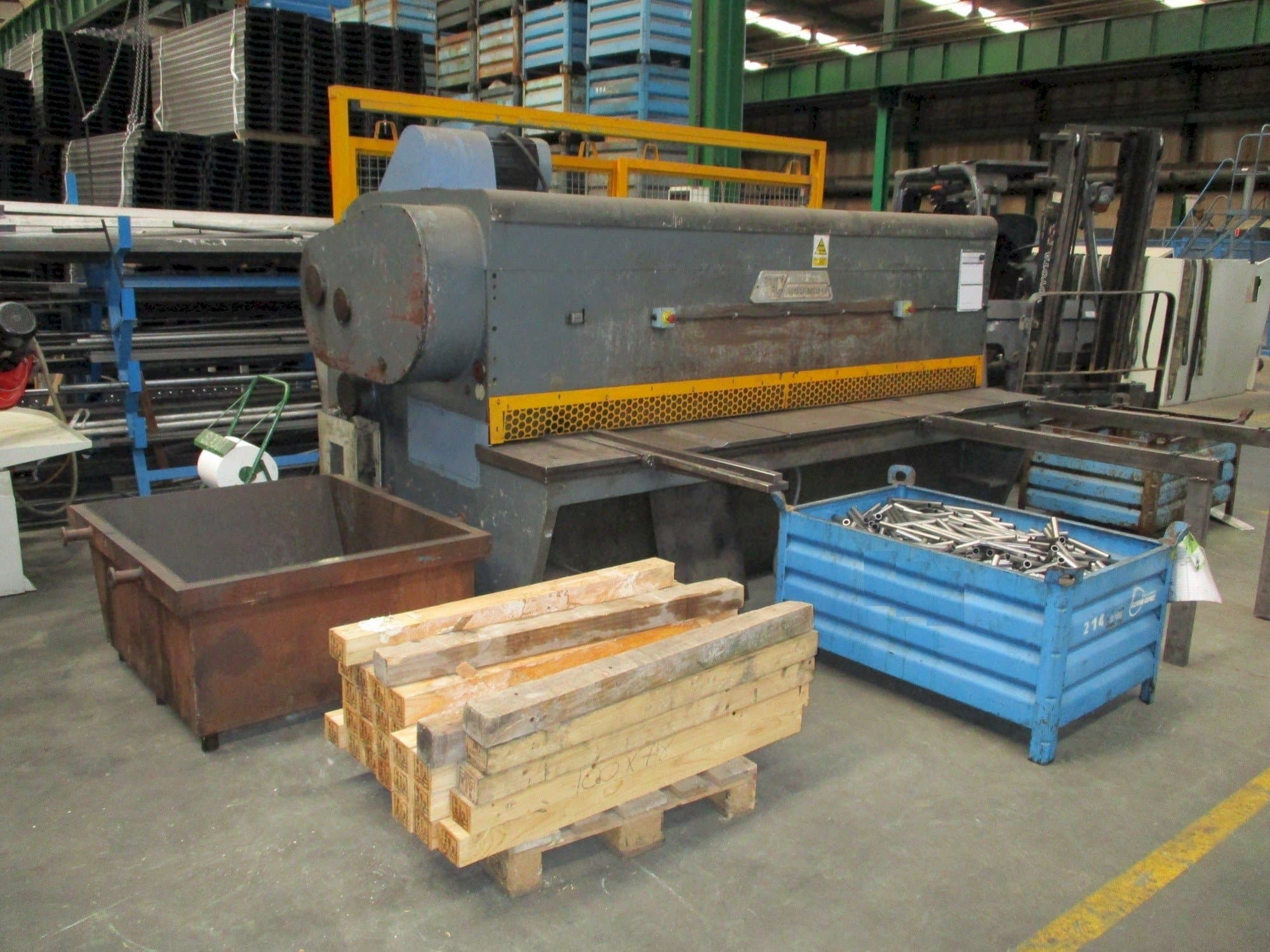 Koneen  Taci AC-10/30 etunäkymä