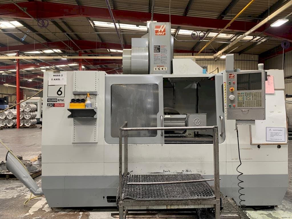 Koneen  HAAS VF-6/40 etunäkymä