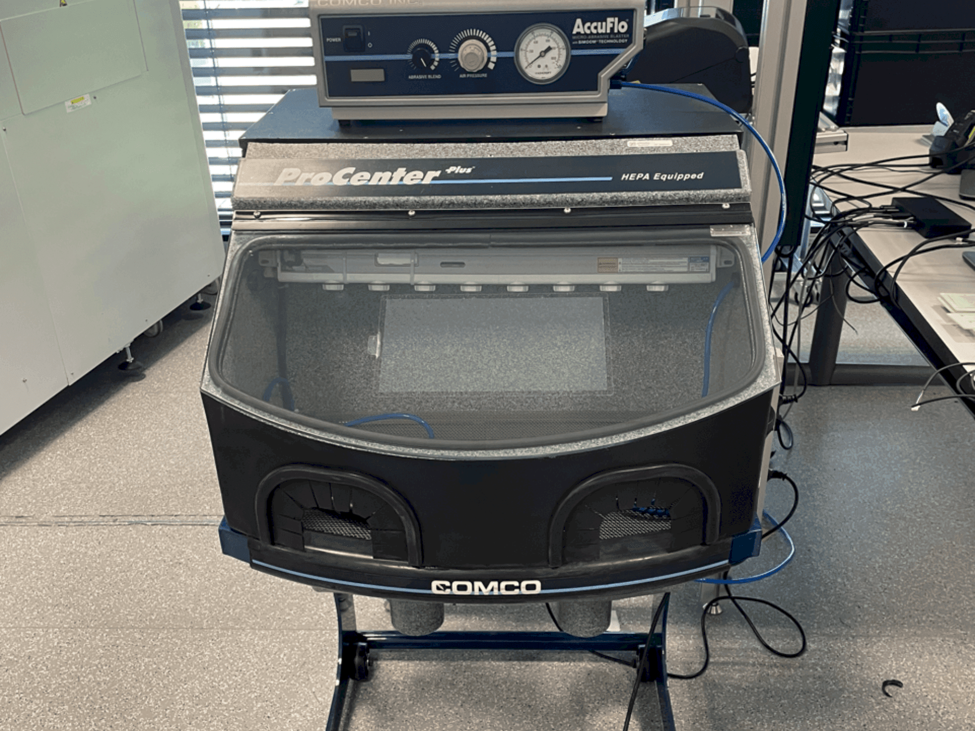 Koneen  COMCO CTR201-2 etunäkymä