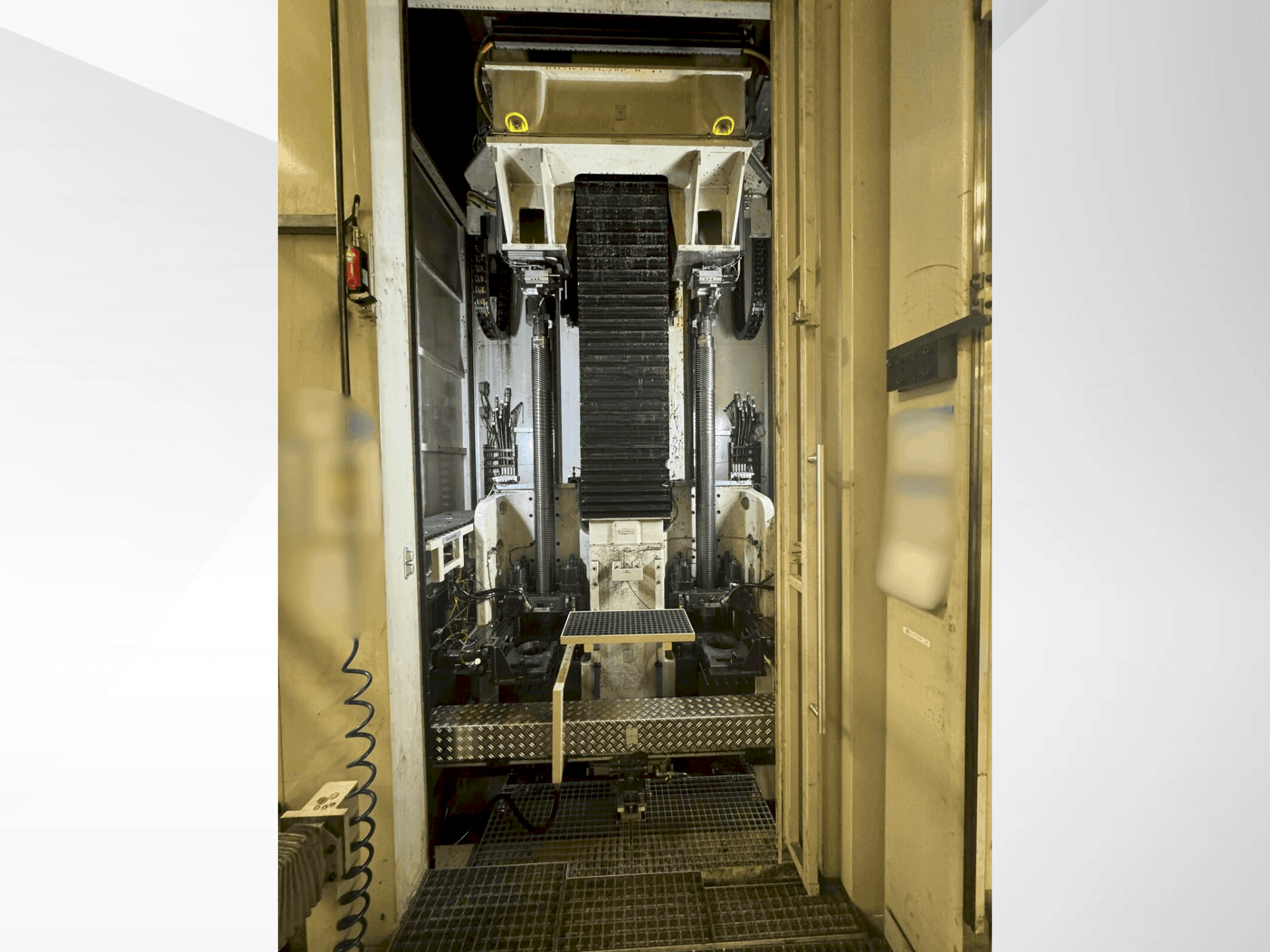 Koneen  FORST RISH 60x2125x630 etunäkymä