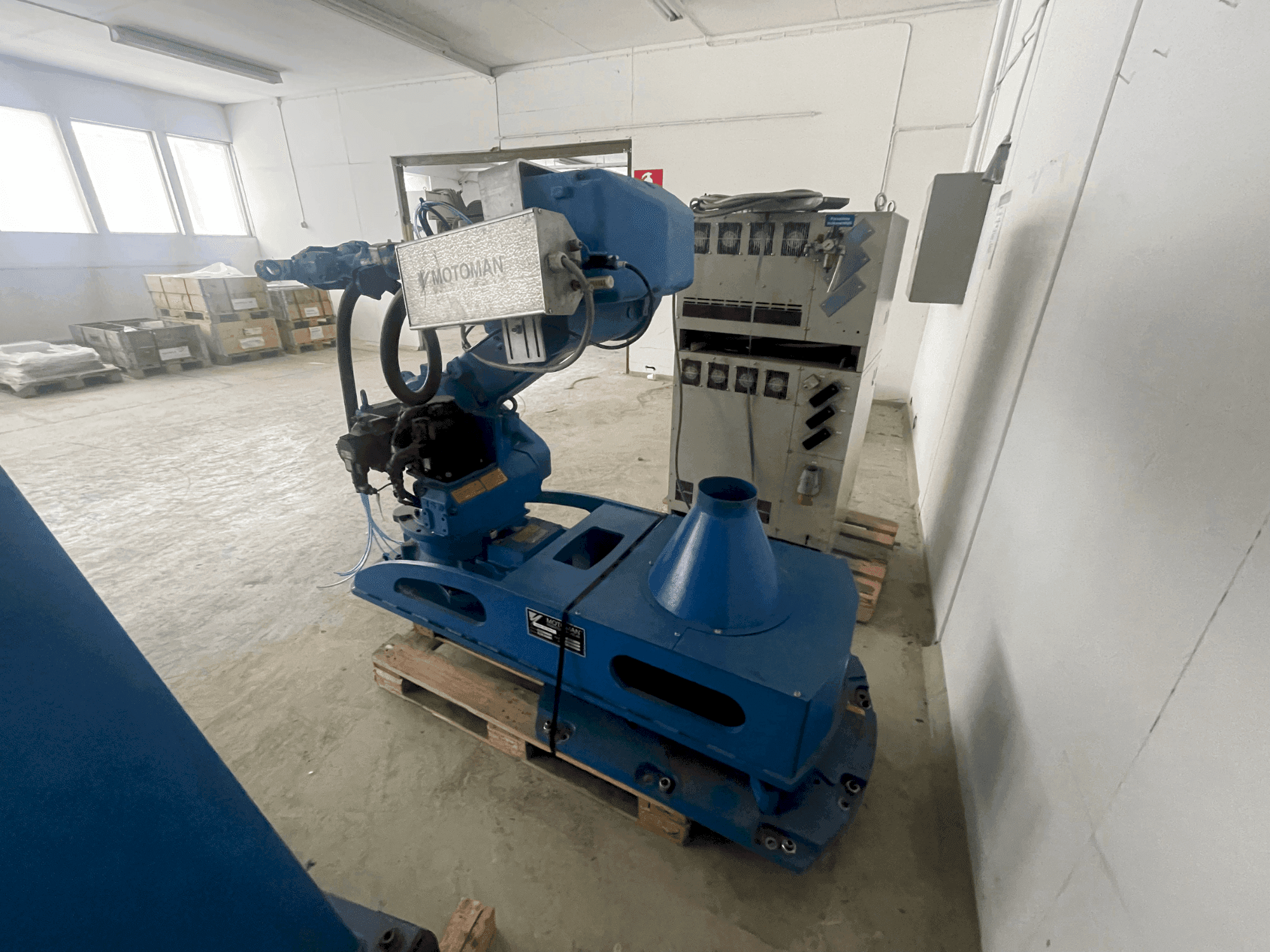 Koneen  MOTOMAN VST 600 SX etunäkymä