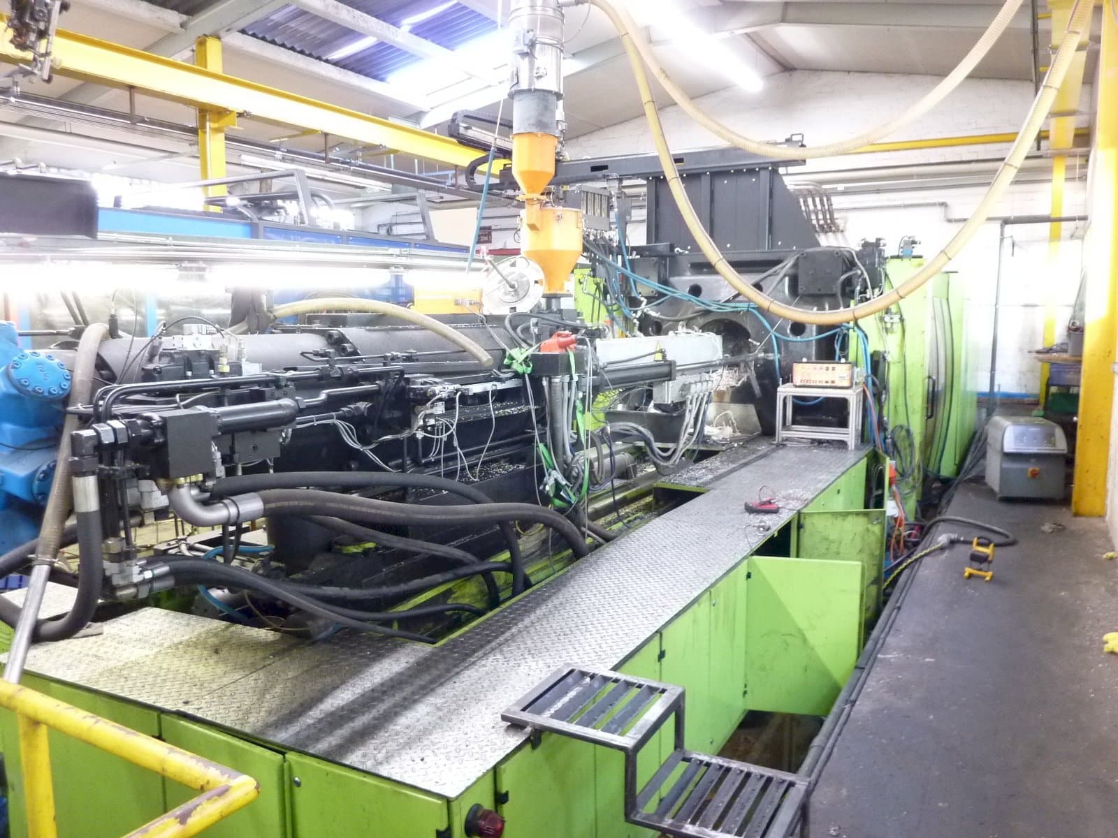 Koneen  ENGEL ES 10000/1300 DK vasemman sivun näkymä