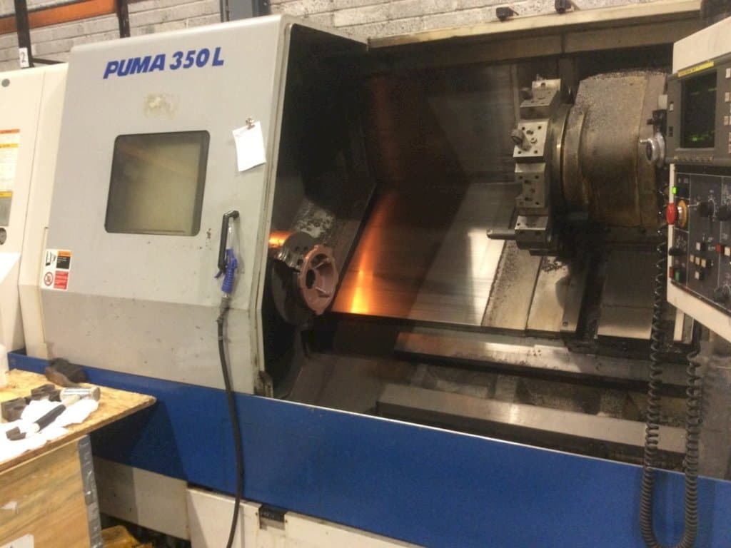 Koneen  DAEWOO Puma 350LB etunäkymä