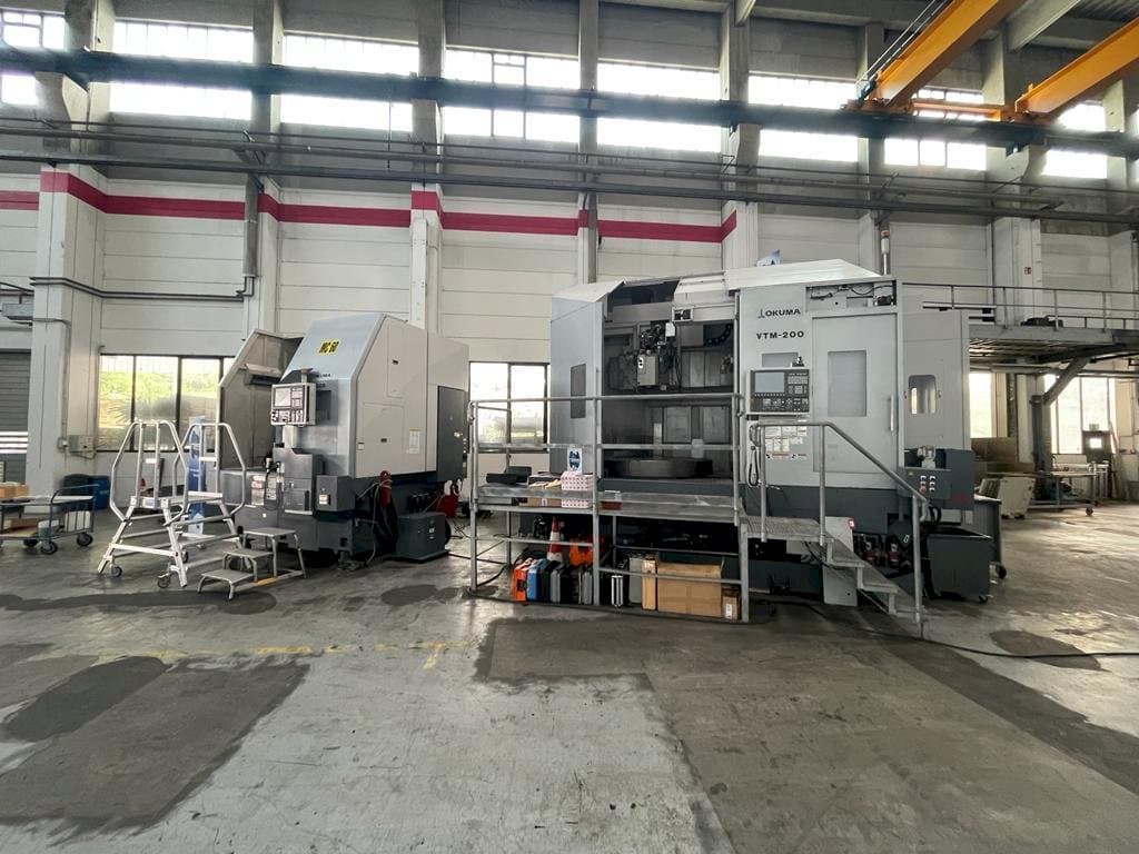Koneen  Okuma VTM-200 1ST etunäkymä