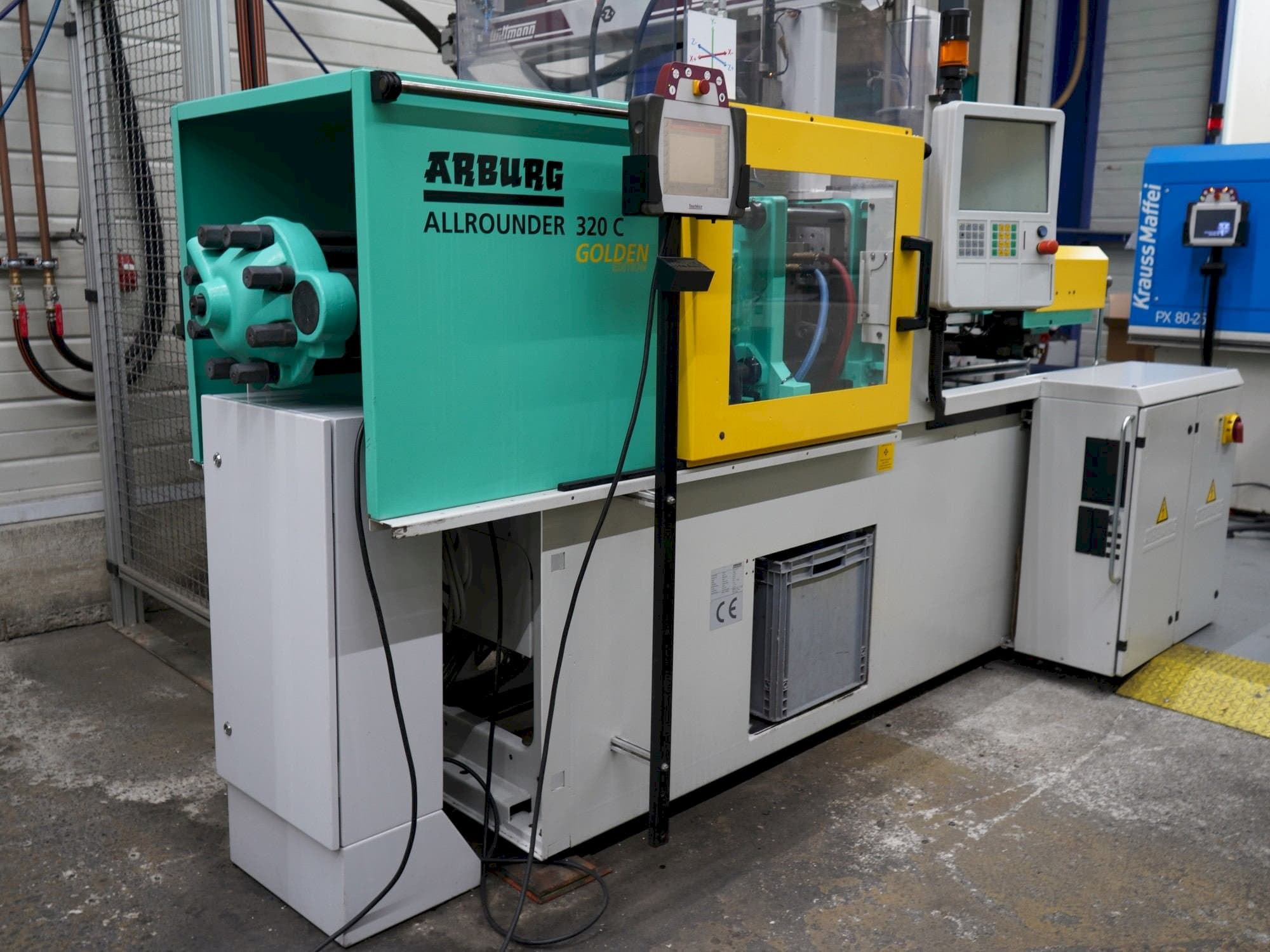 Koneen  Arburg 320C (500-170) etunäkymä