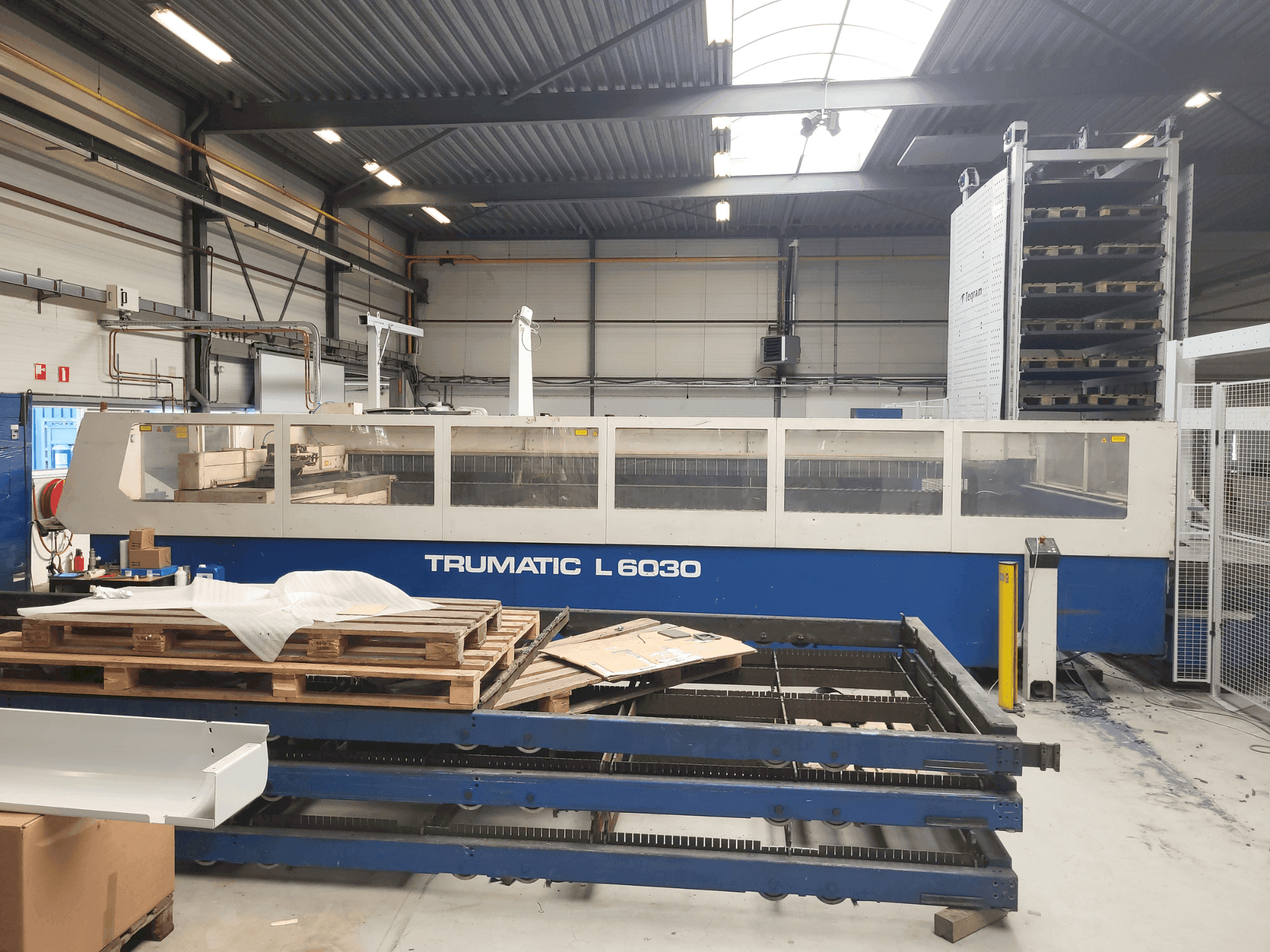 Koneen  TRUMPF Trumatic L6030 etunäkymä