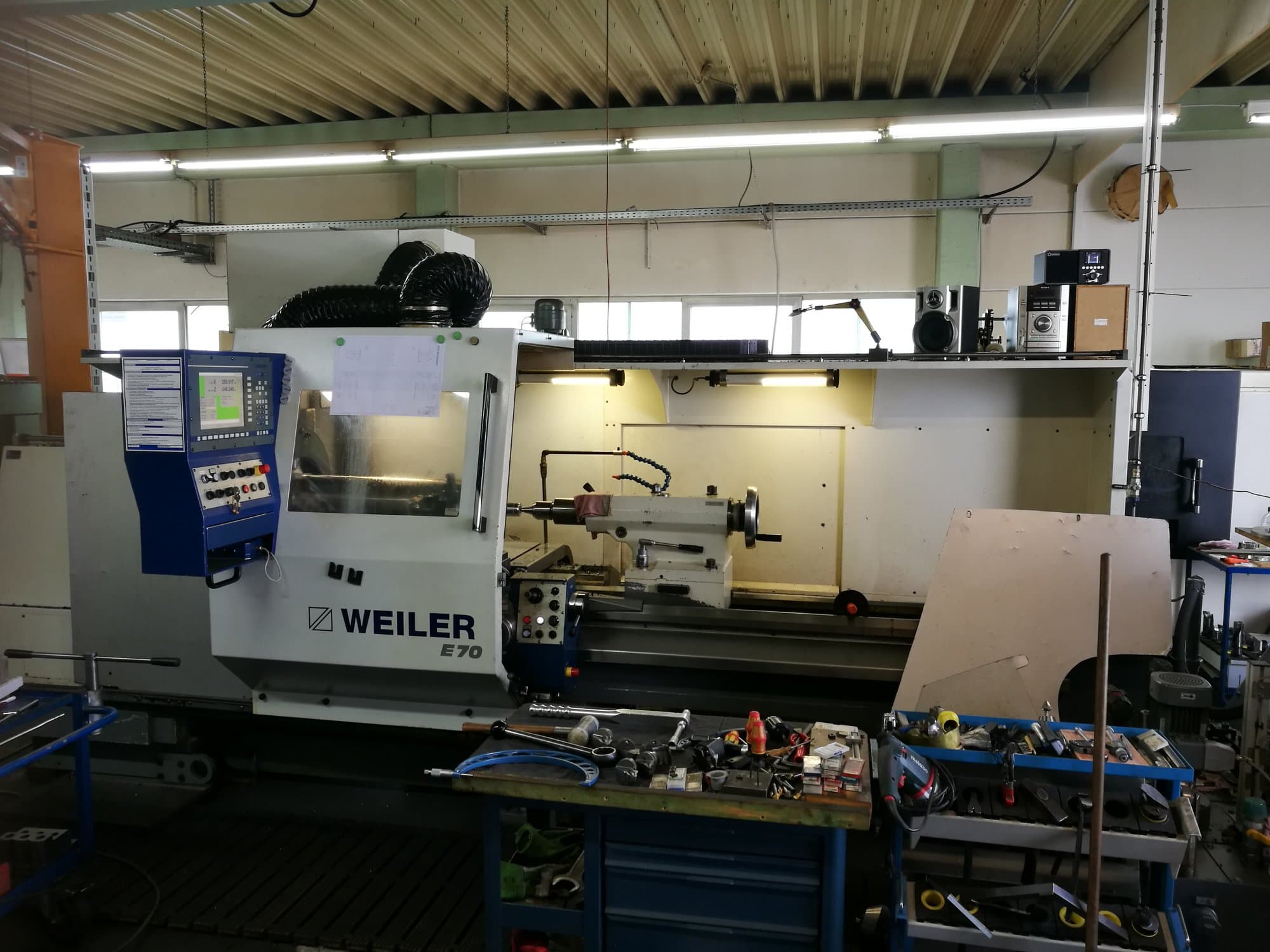 Koneen  Weiler etunäkymä E70/3000