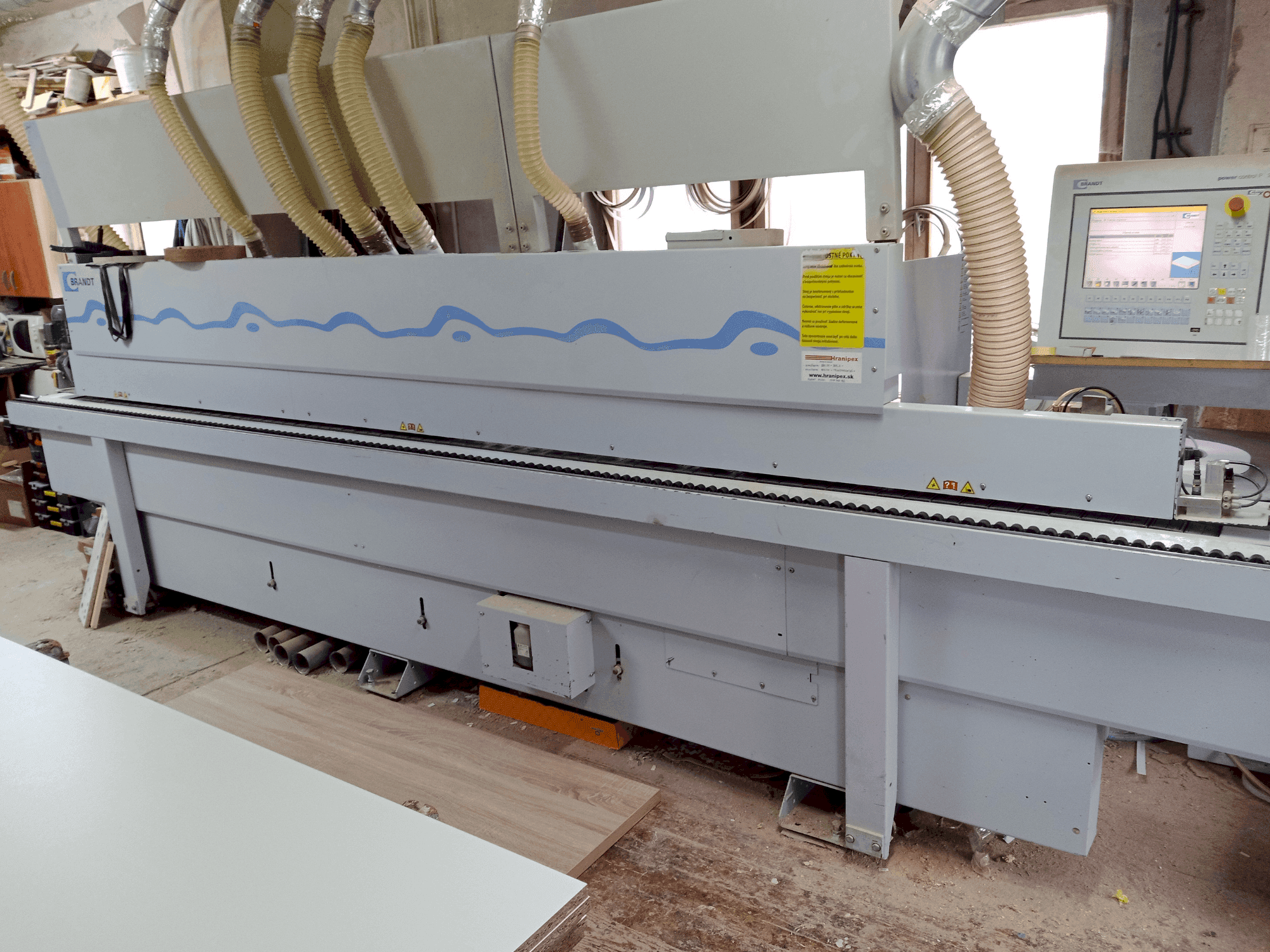 Koneen BRANDT Highflex 1440 etunäkymä