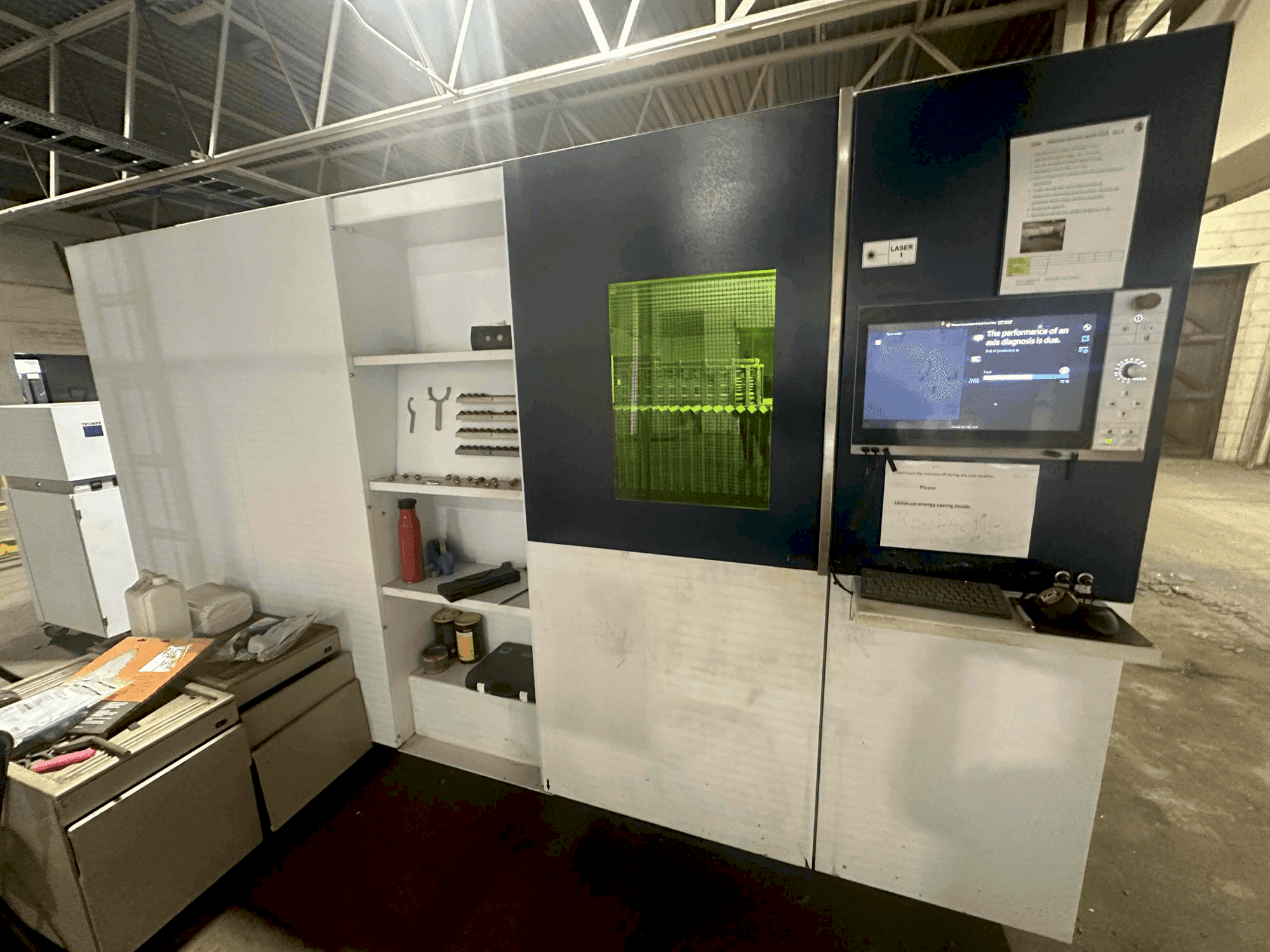 Koneen  TRUMPF Trulaser 1040 Fiber etunäkymä