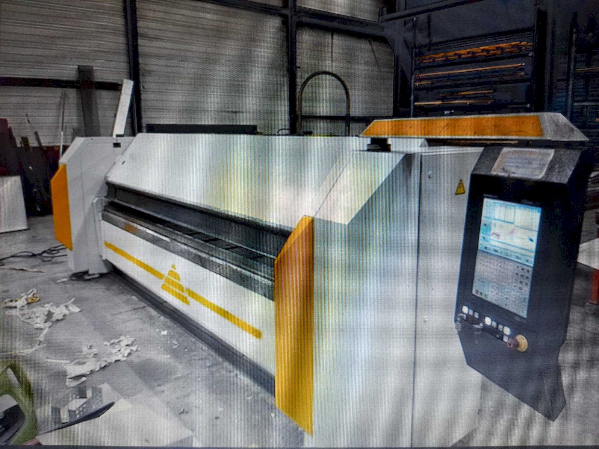 Koneen  RAS 73.40 flexibend etunäkymä