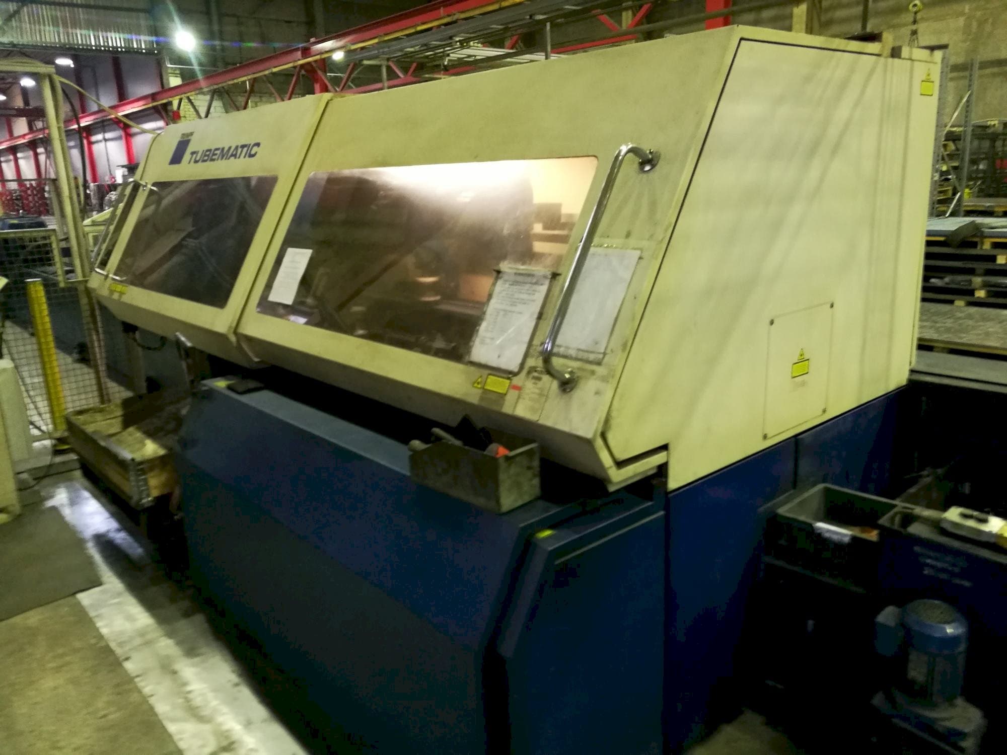 Koneen  Trumpf Tubematic oikean sivun näkymä