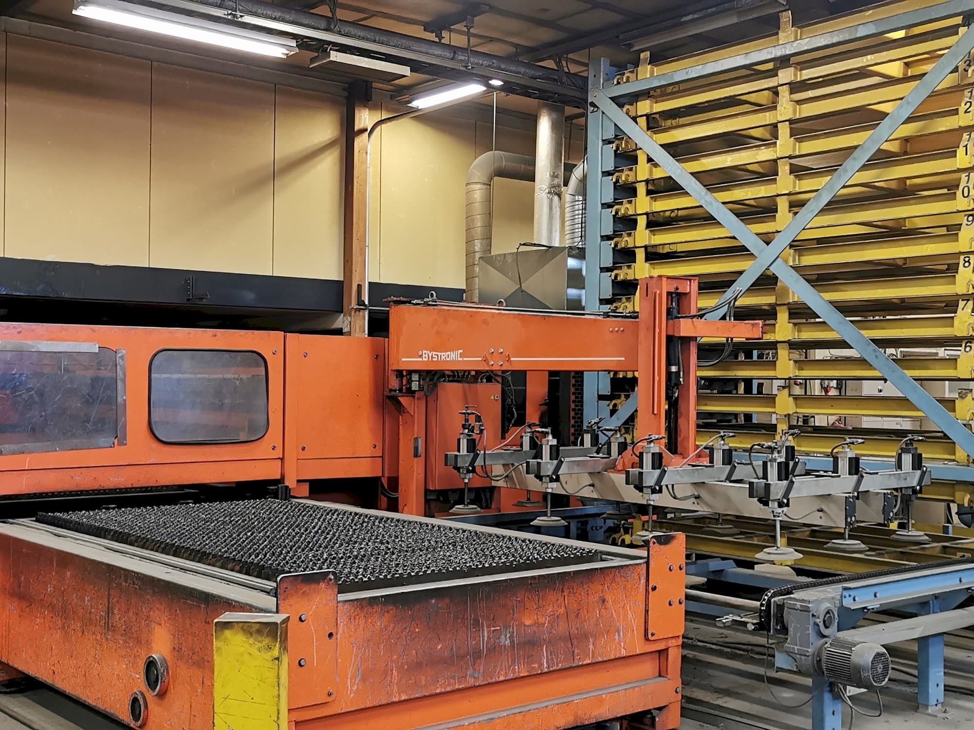 Koneen  Bystronic BTL 3500 etunäkymä