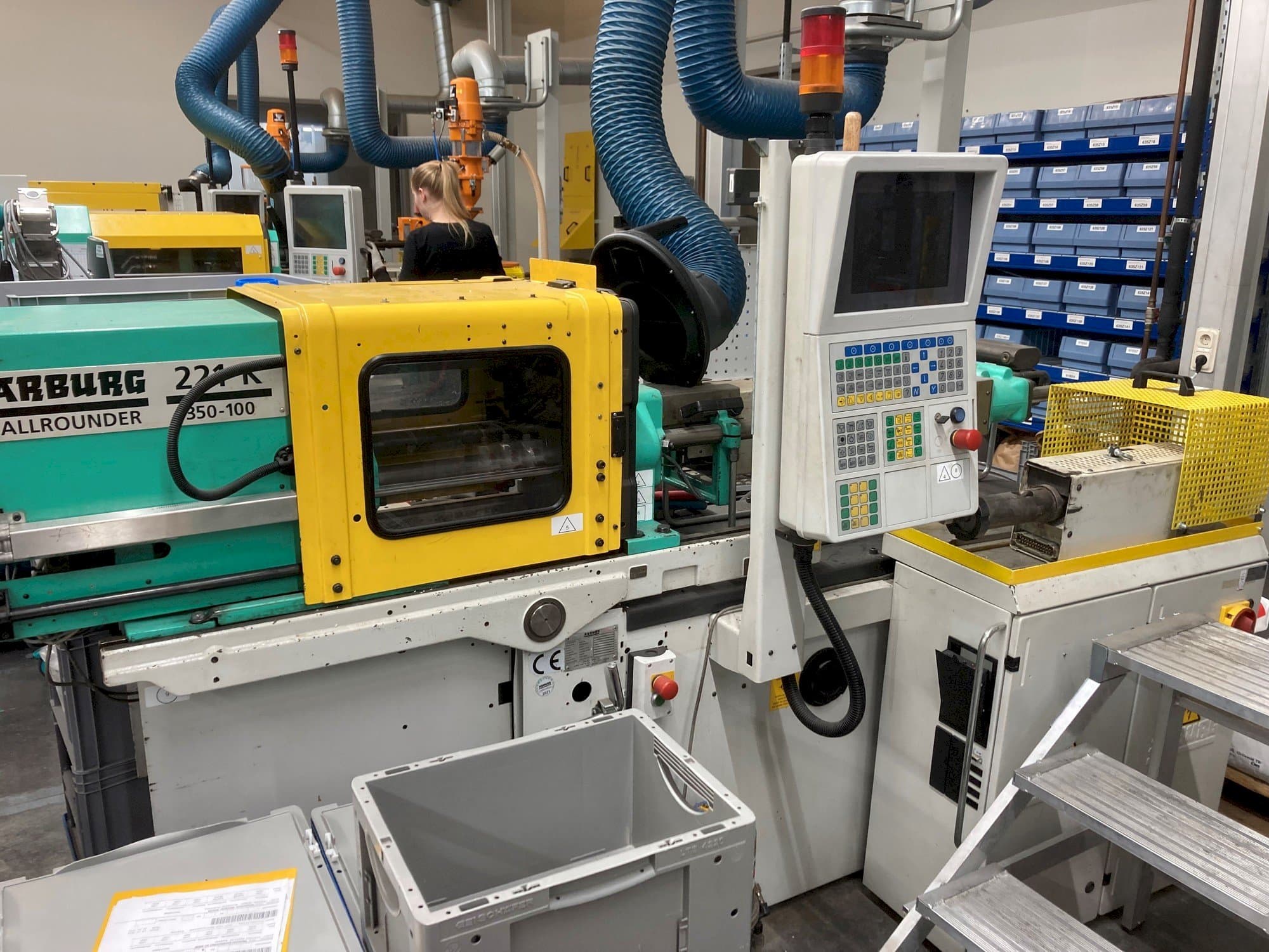 Koneen  Arburg 221 K 350-100U etunäkymä