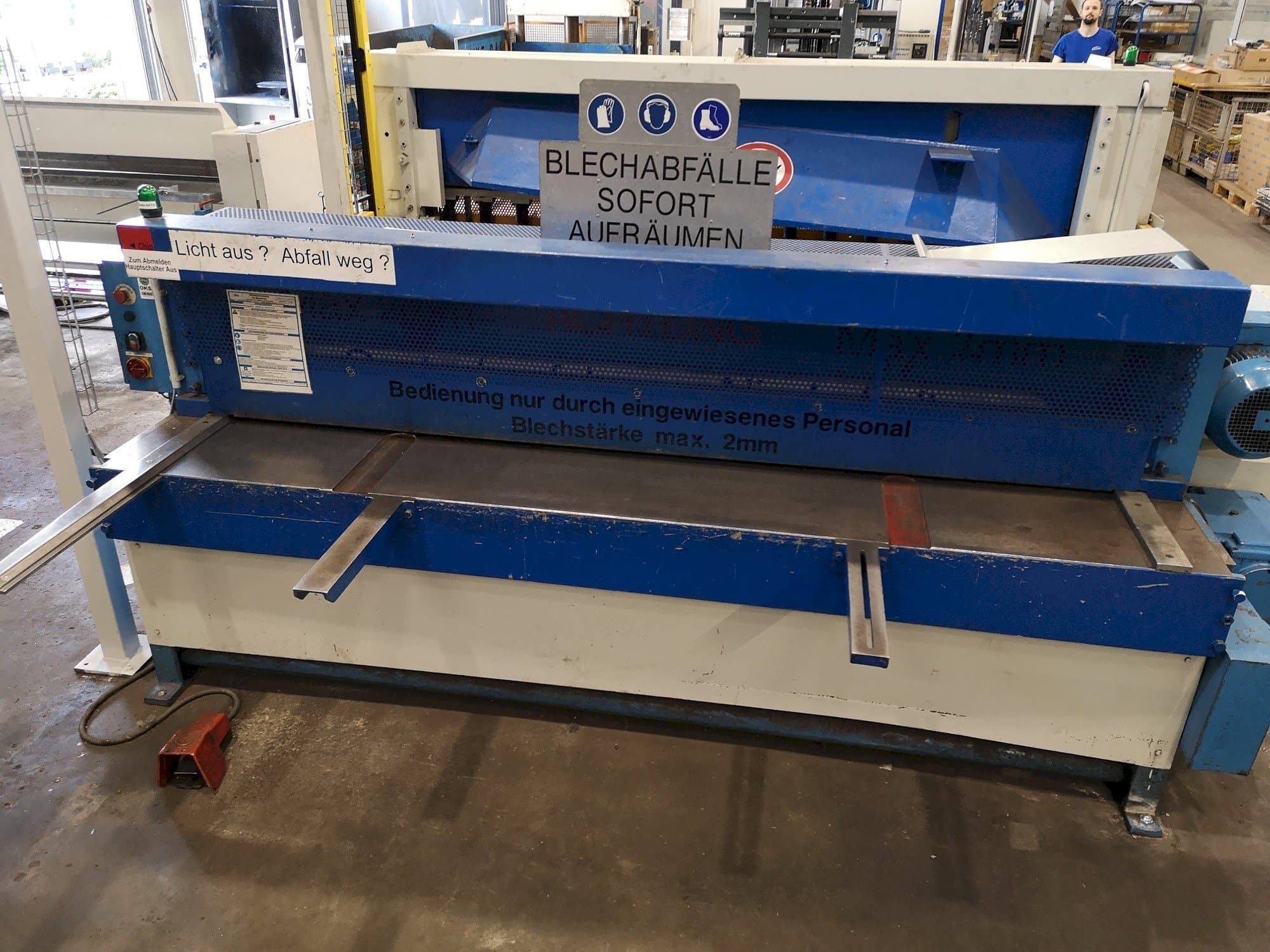 Koneen  KNUTH KMT 2500/3 etunäkymä