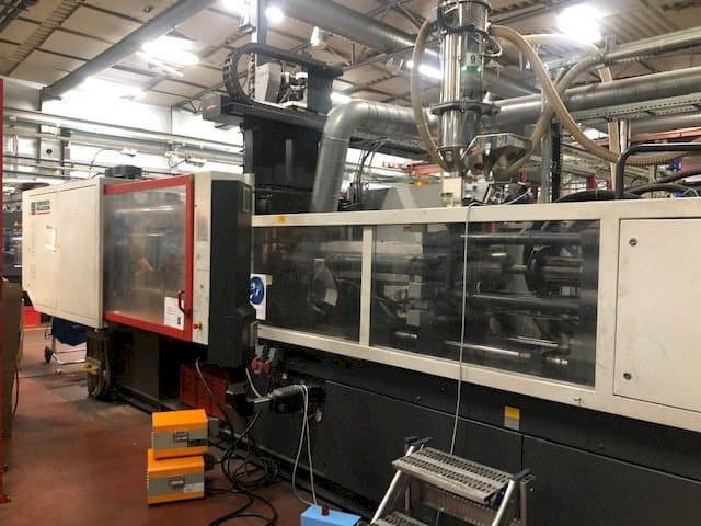 Koneen  FERROMATIK MILACRON K320 etunäkymä