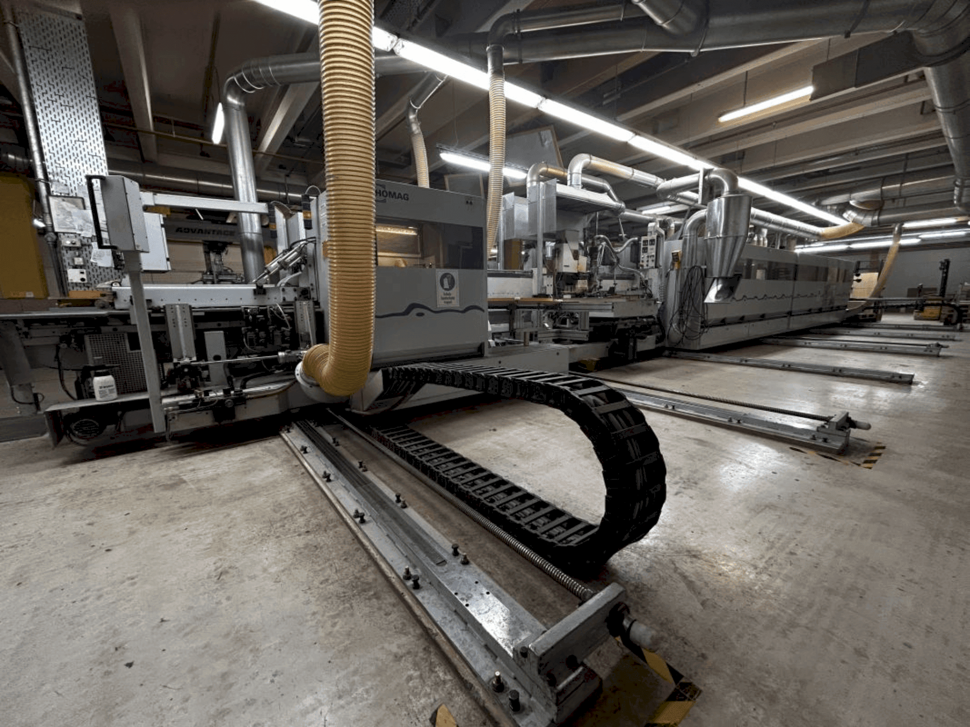 Koneen  HOMAG WEEKE PROFI KFL20/29/QA/25 etunäkymä