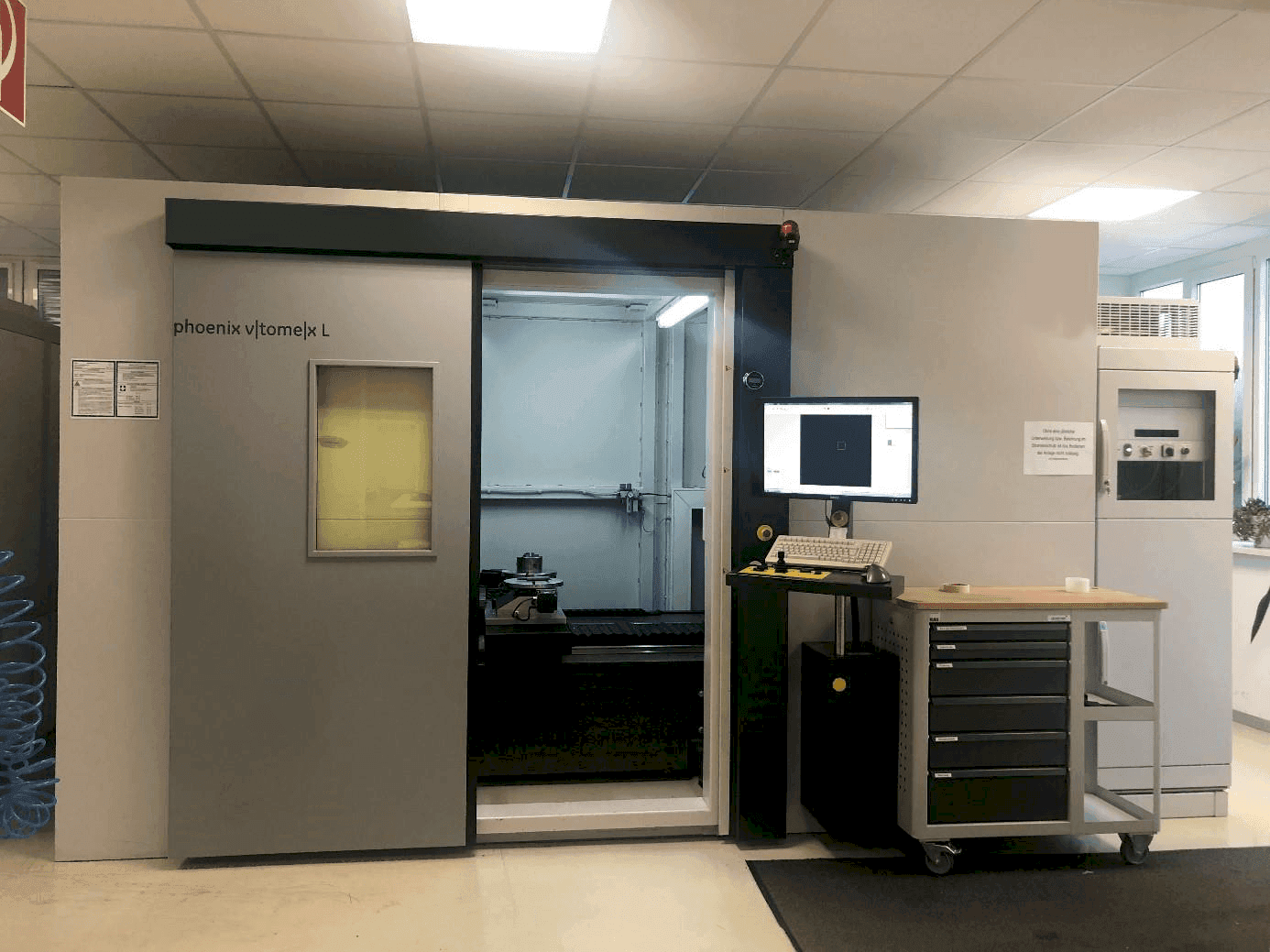 Koneen  Phoenix V|tome|x L 240 etunäkymä