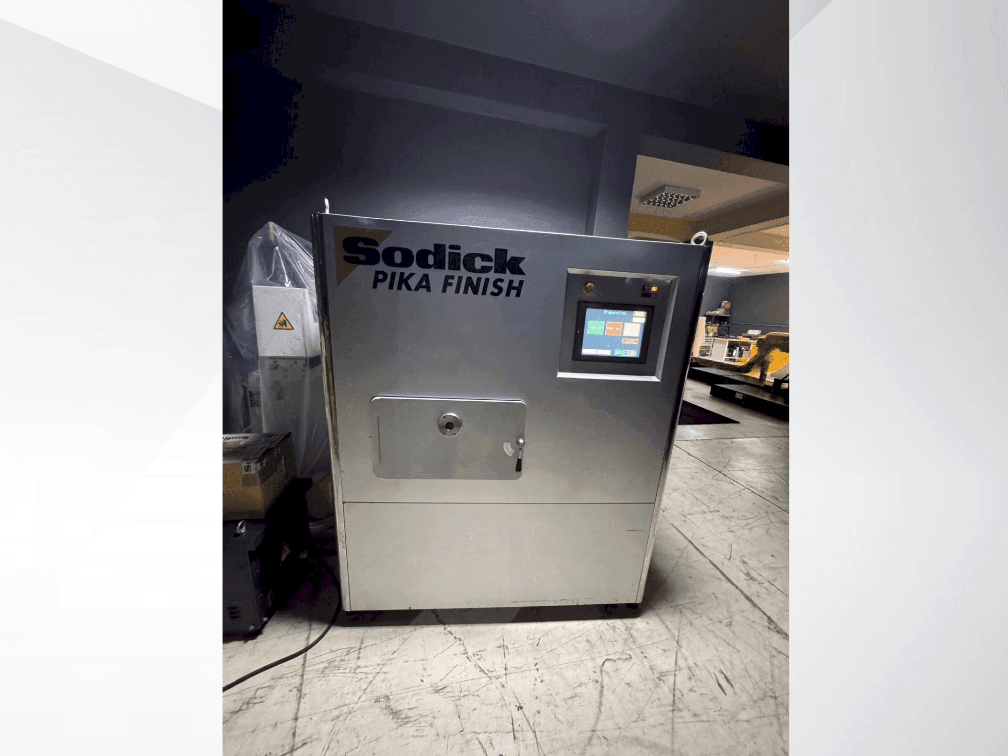 Koneen  Sodick Picka PF-32A etunäkymä