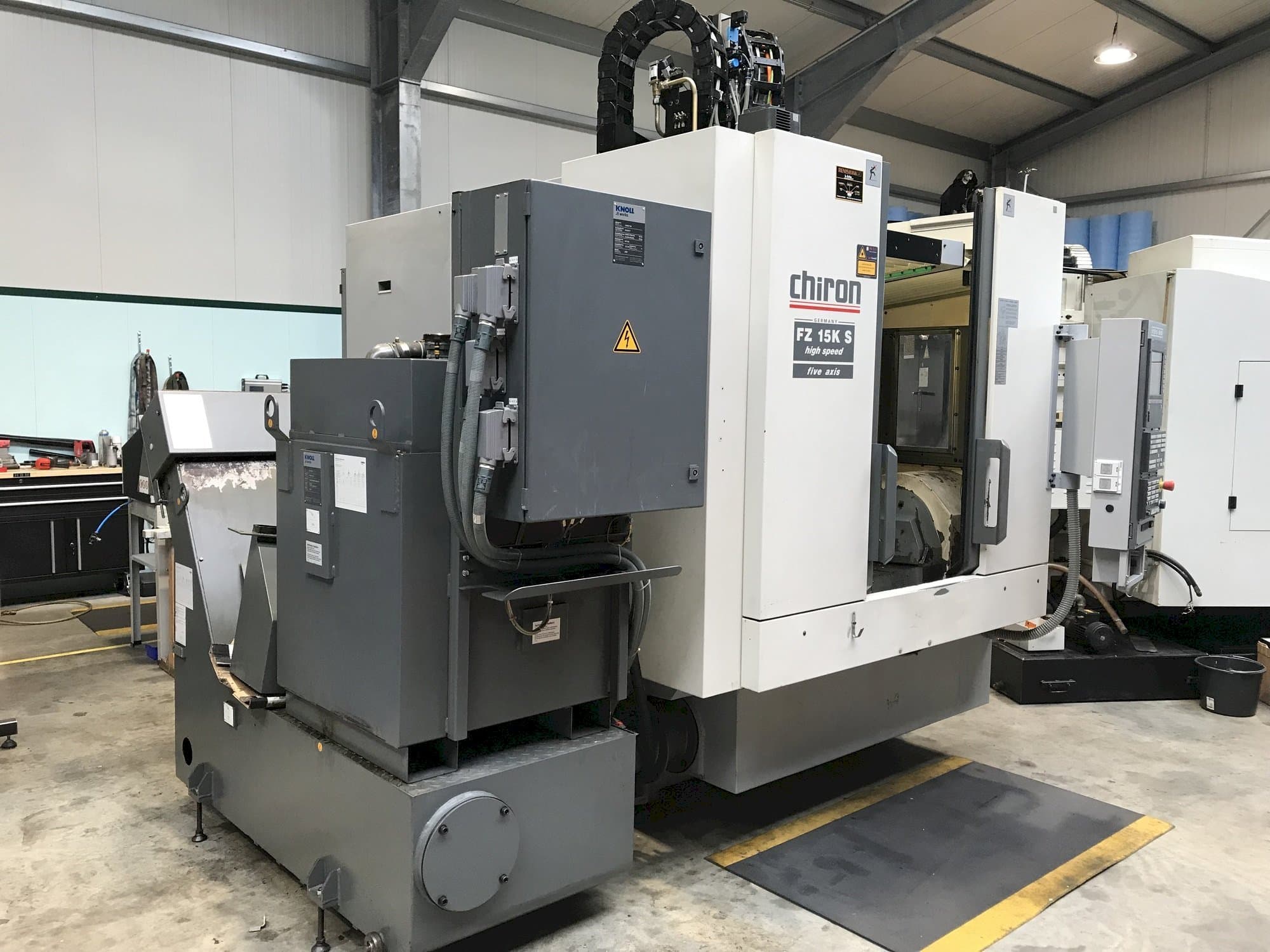 Koneen  CHIRON FZ15 KS etunäkymä