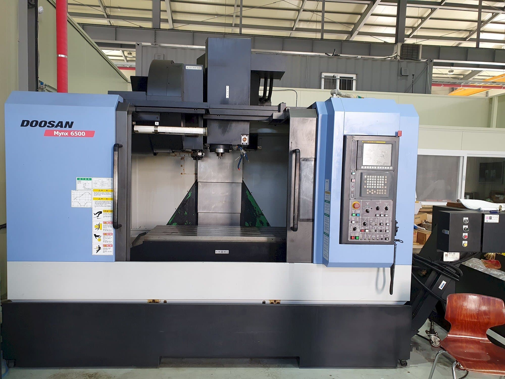 Koneen  Doosan MYNX 6500 etunäkymä