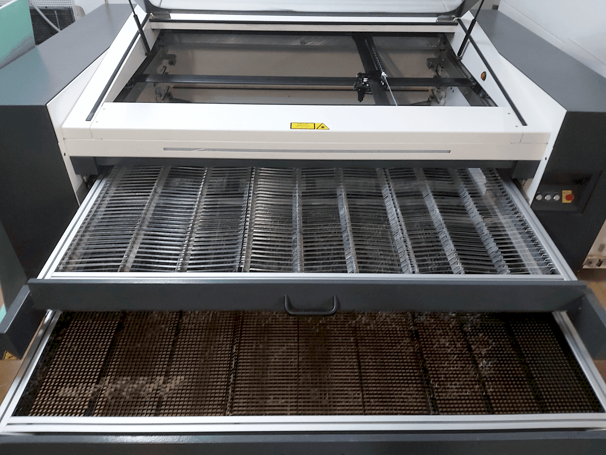 Koneen  SEI SPA X-Type 1610 etunäkymä