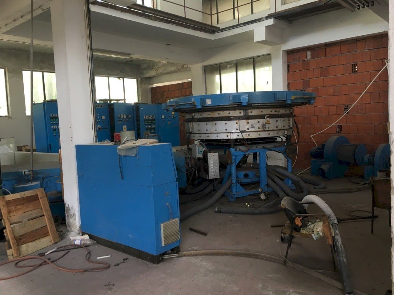 Koneen  BANDERA Blow Film Extruder etunäkymä