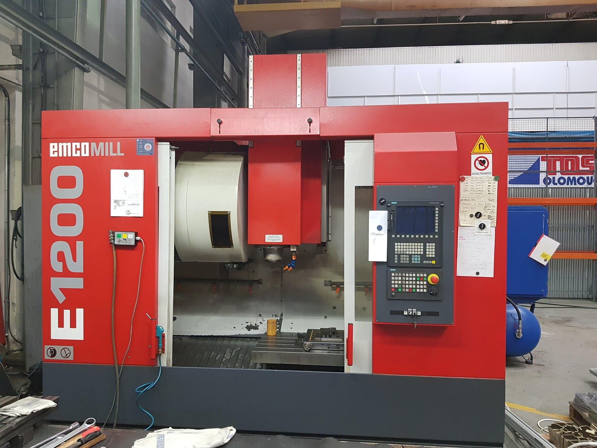 Koneen  EMCO Emcomill E 1200 etunäkymä