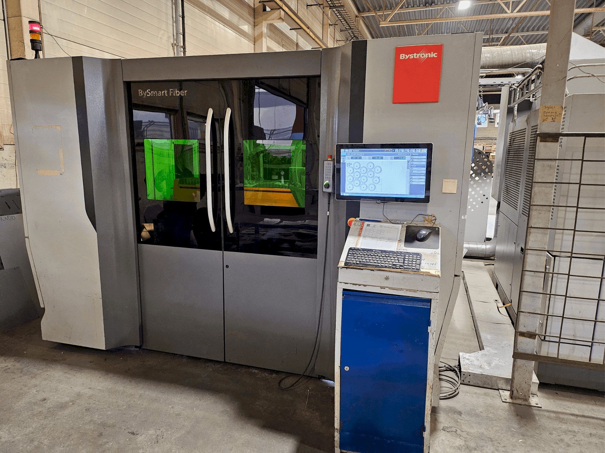 Koneen  Bystronic BySmart Fiber 3015 6KW etunäkymä