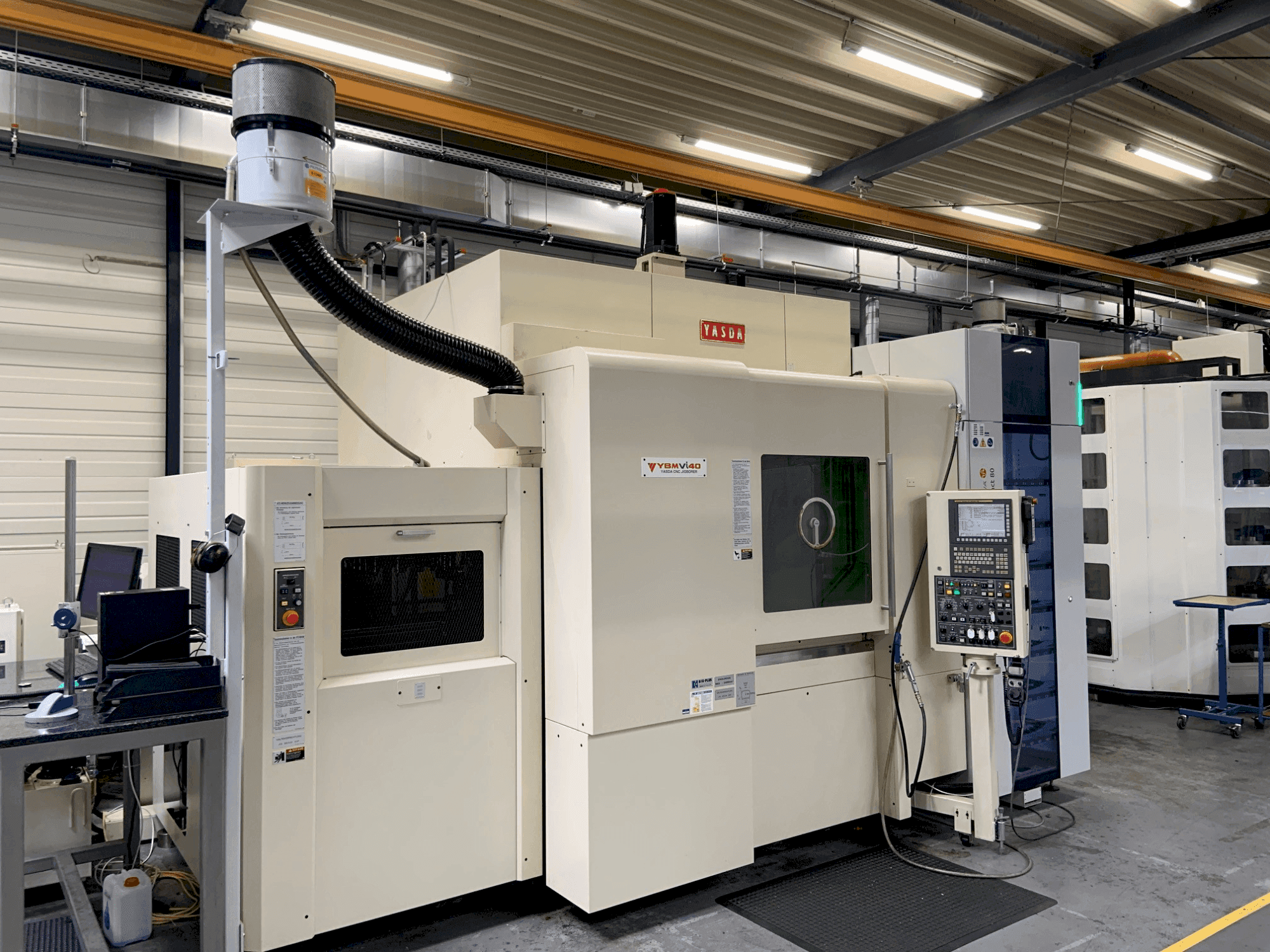 Koneen  YASDA YBM Vi40 etunäkymä