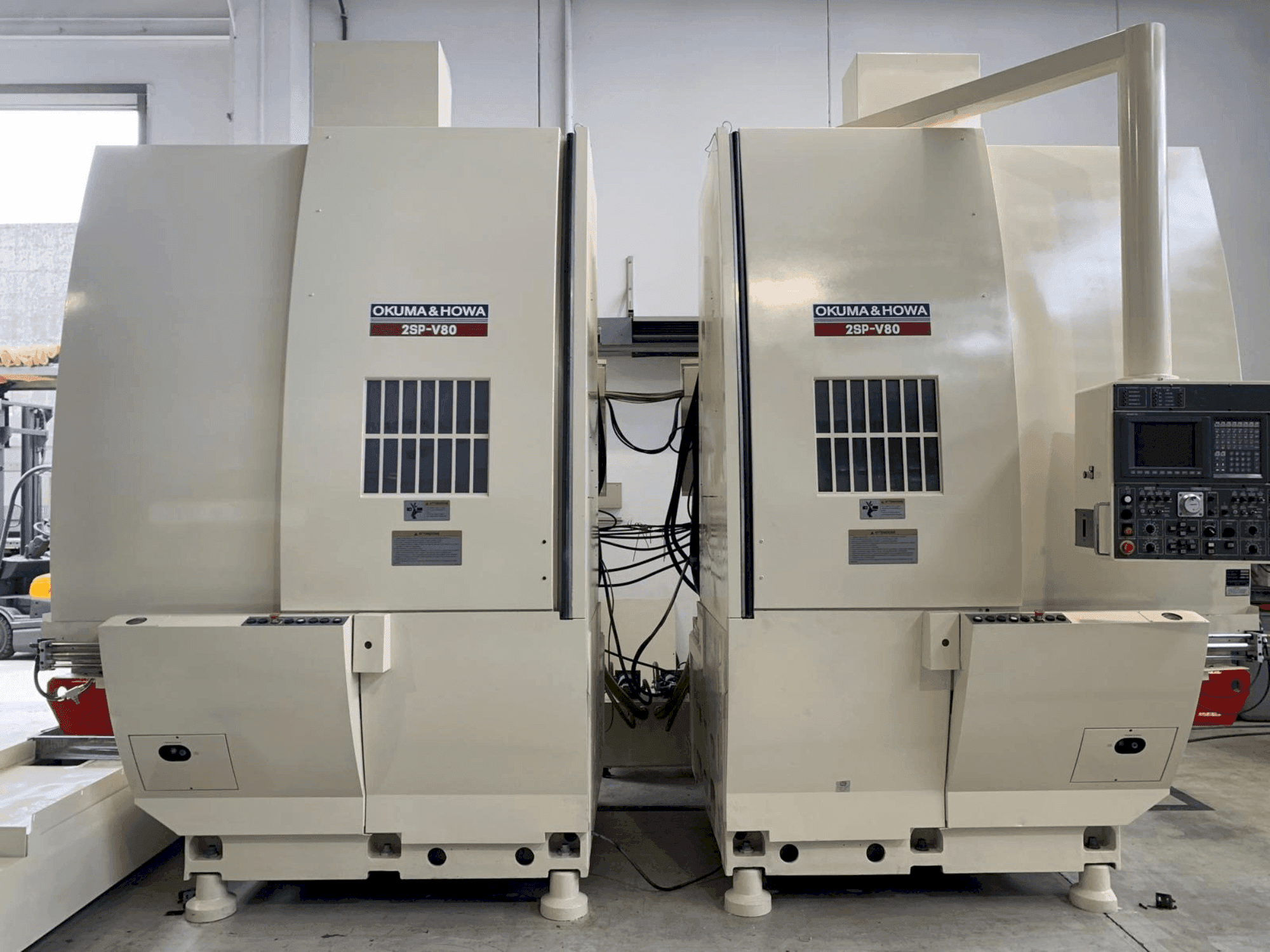 Koneen  Okuma 2SP-V80 etunäkymä