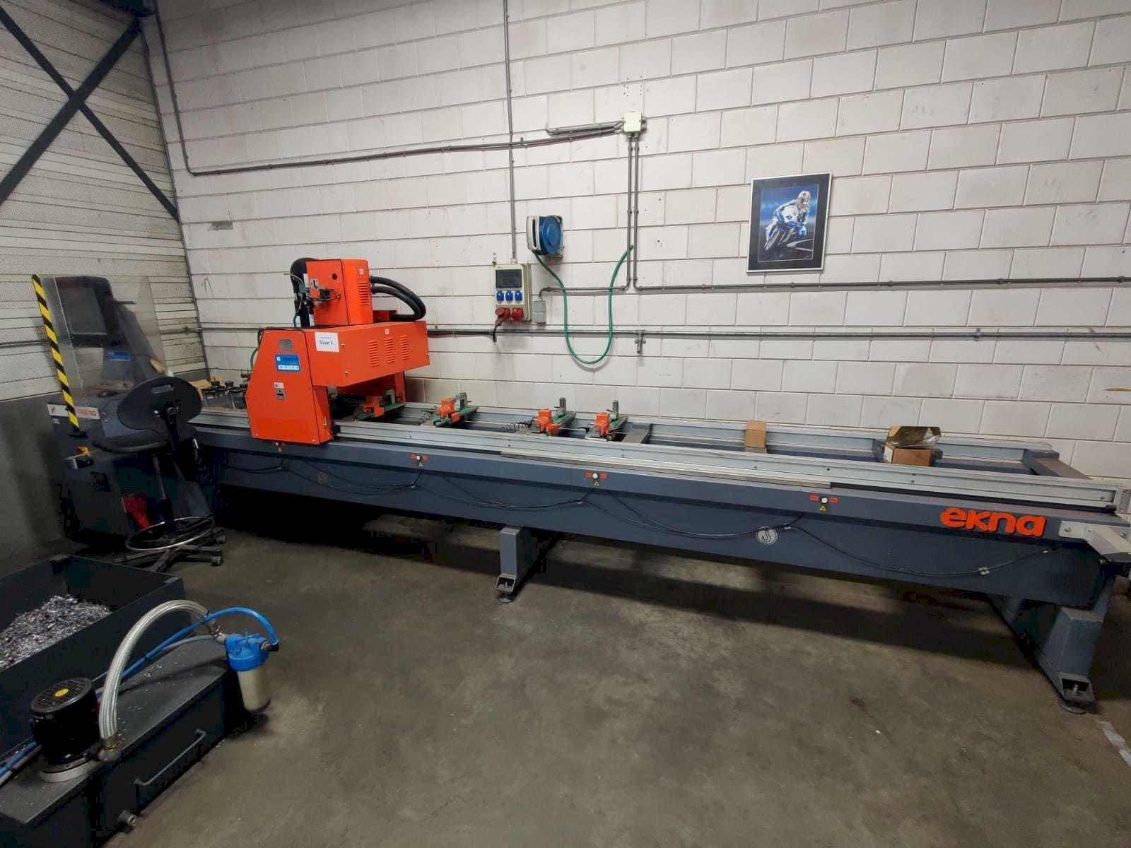 Koneen  Tekna TK426-1 etunäkymä