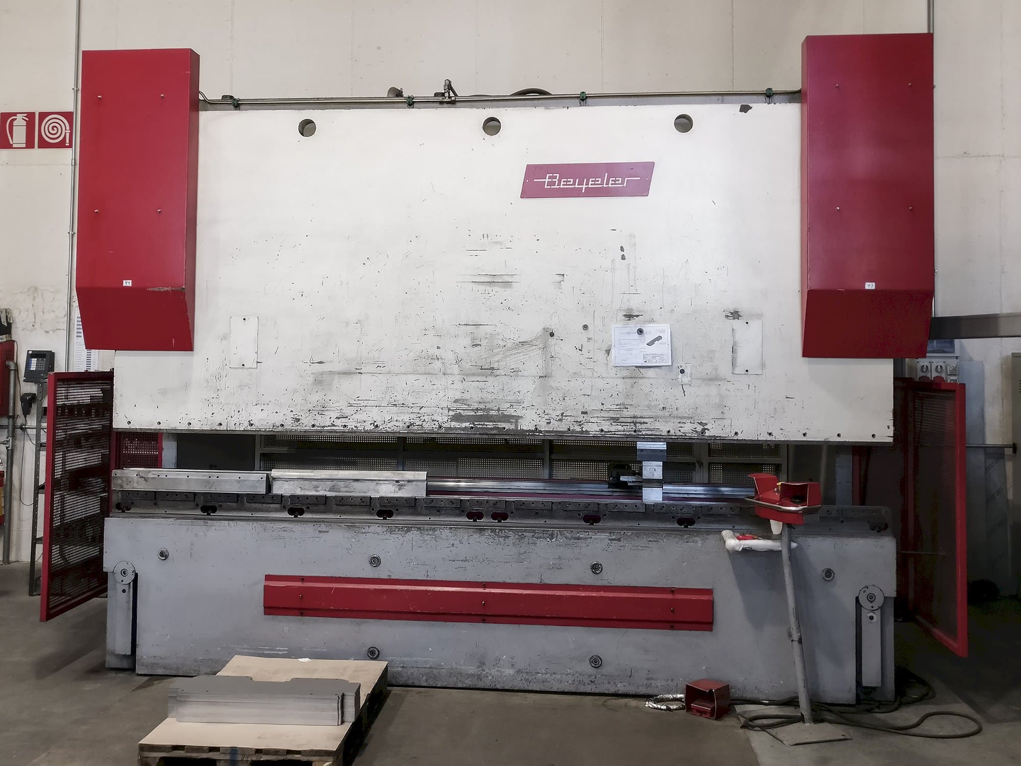 Koneen  BEYELER etunäkymä PR6