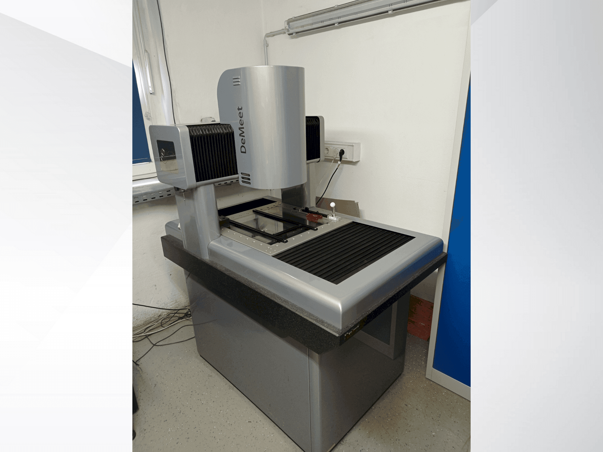 Koneen  SCHUT DeMeet 404 etunäkymä