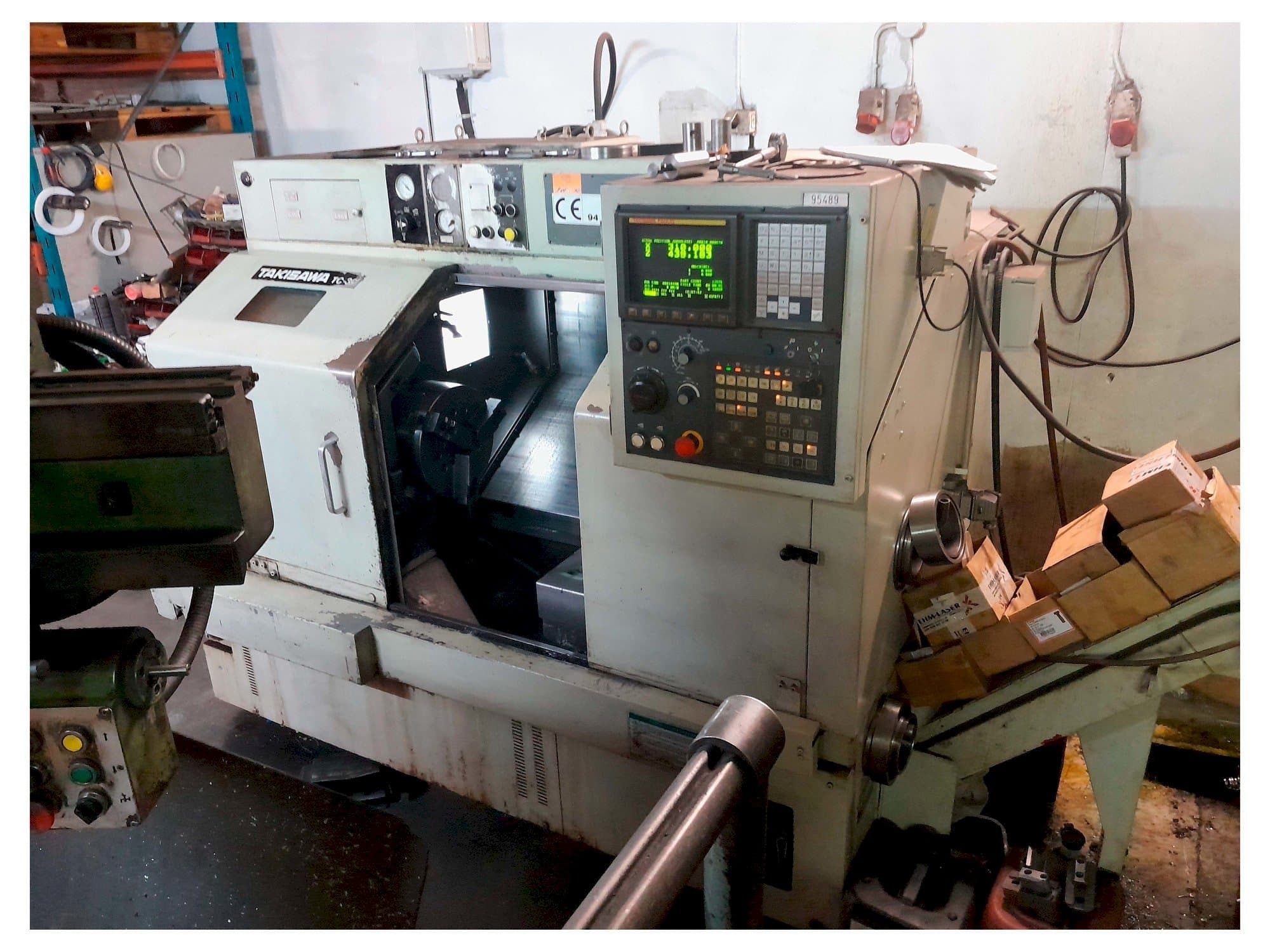 Koneen  Takisawa TC-30 etunäkymä