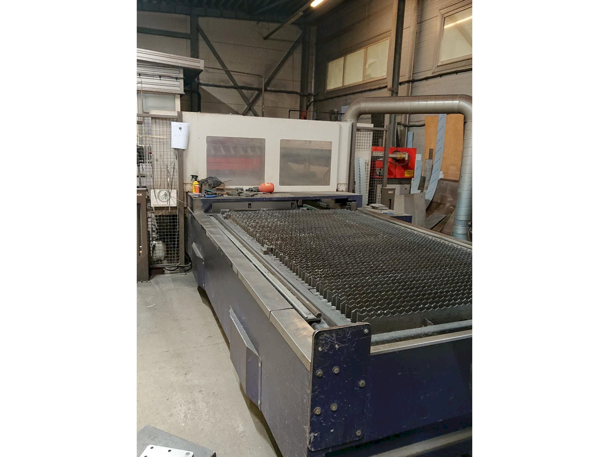 Koneen  Bystronic Bysprint 3015 Bylaser 3000 etunäkymä
