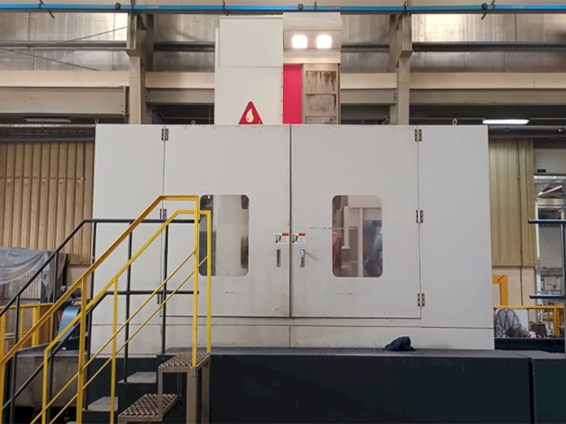 Koneen  YOU JI HBM130/3022 etunäkymä