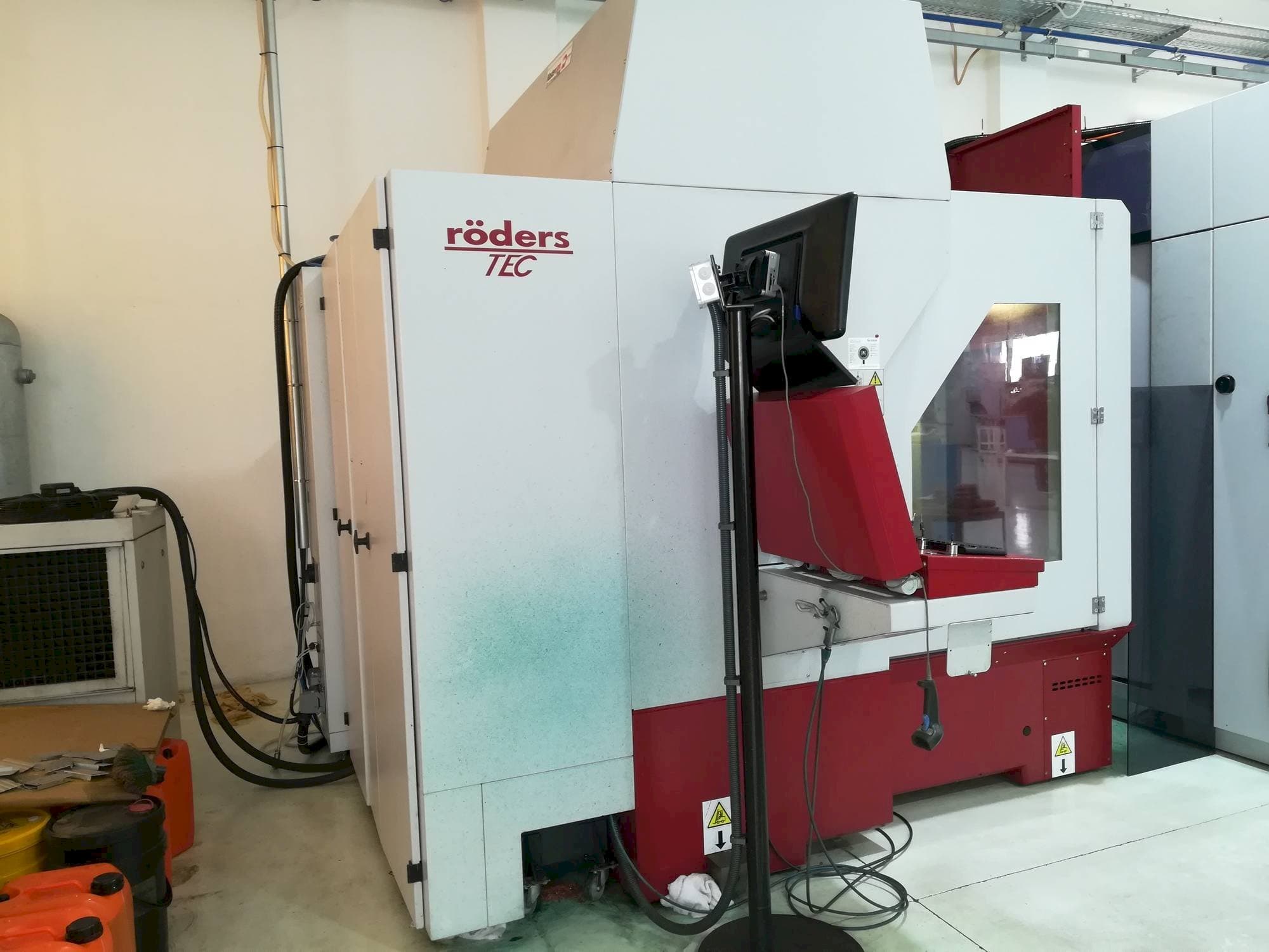 Koneen  Röders RXP 801 etunäkymä