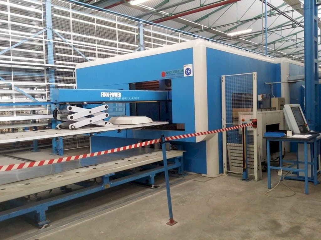 Koneen  Finn-Power SB8 etunäkymä