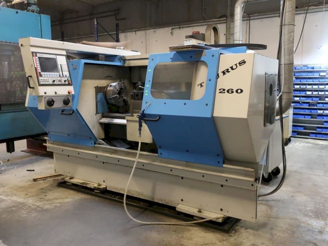 Koneen  Pinacho Taurus 260 etunäkymä