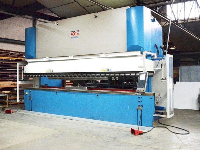 Koneen  Axial SYNCRO 356 etunäkymä