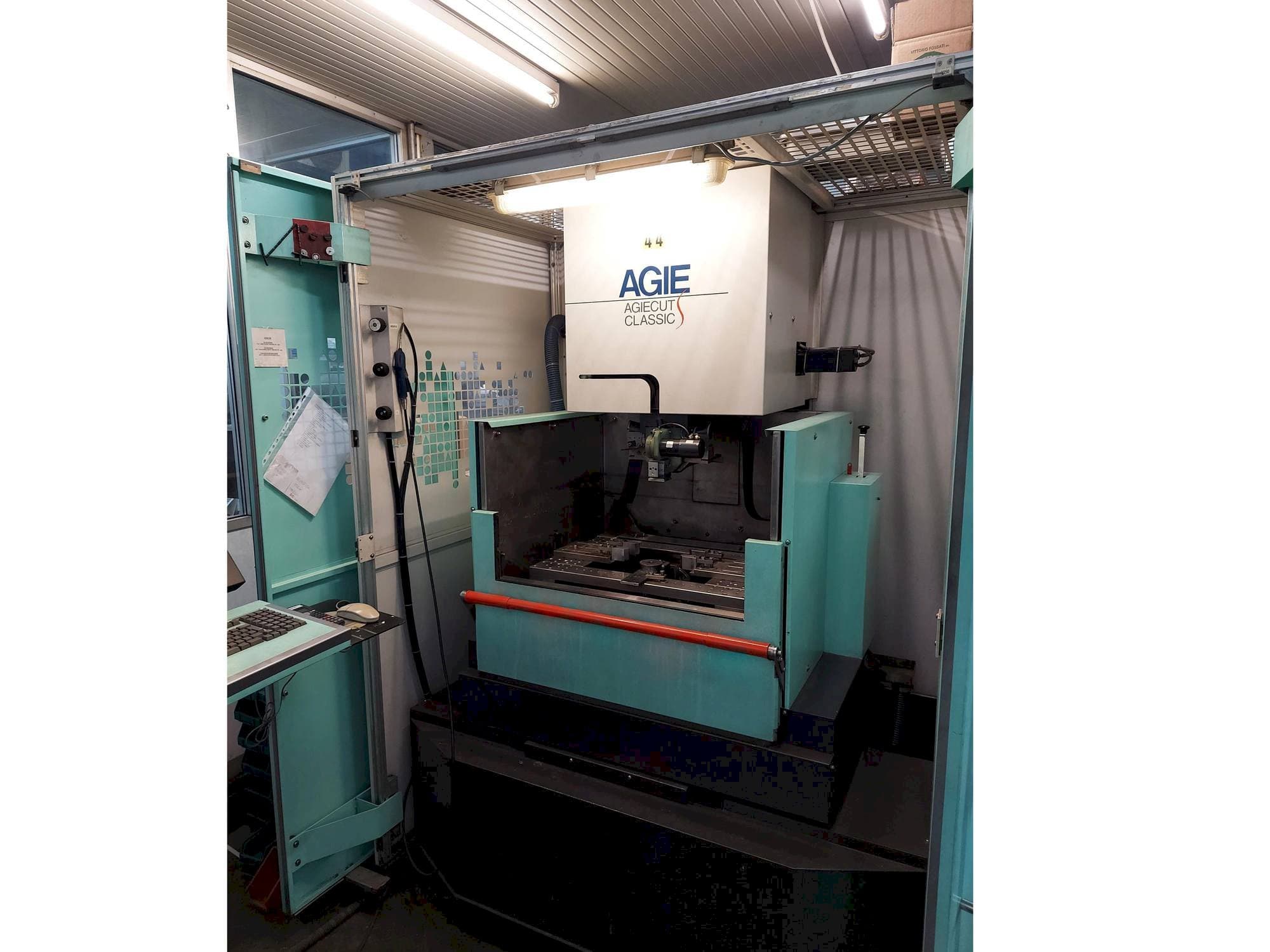 Koneen  AGIE Agiecut Classic 2S etunäkymä
