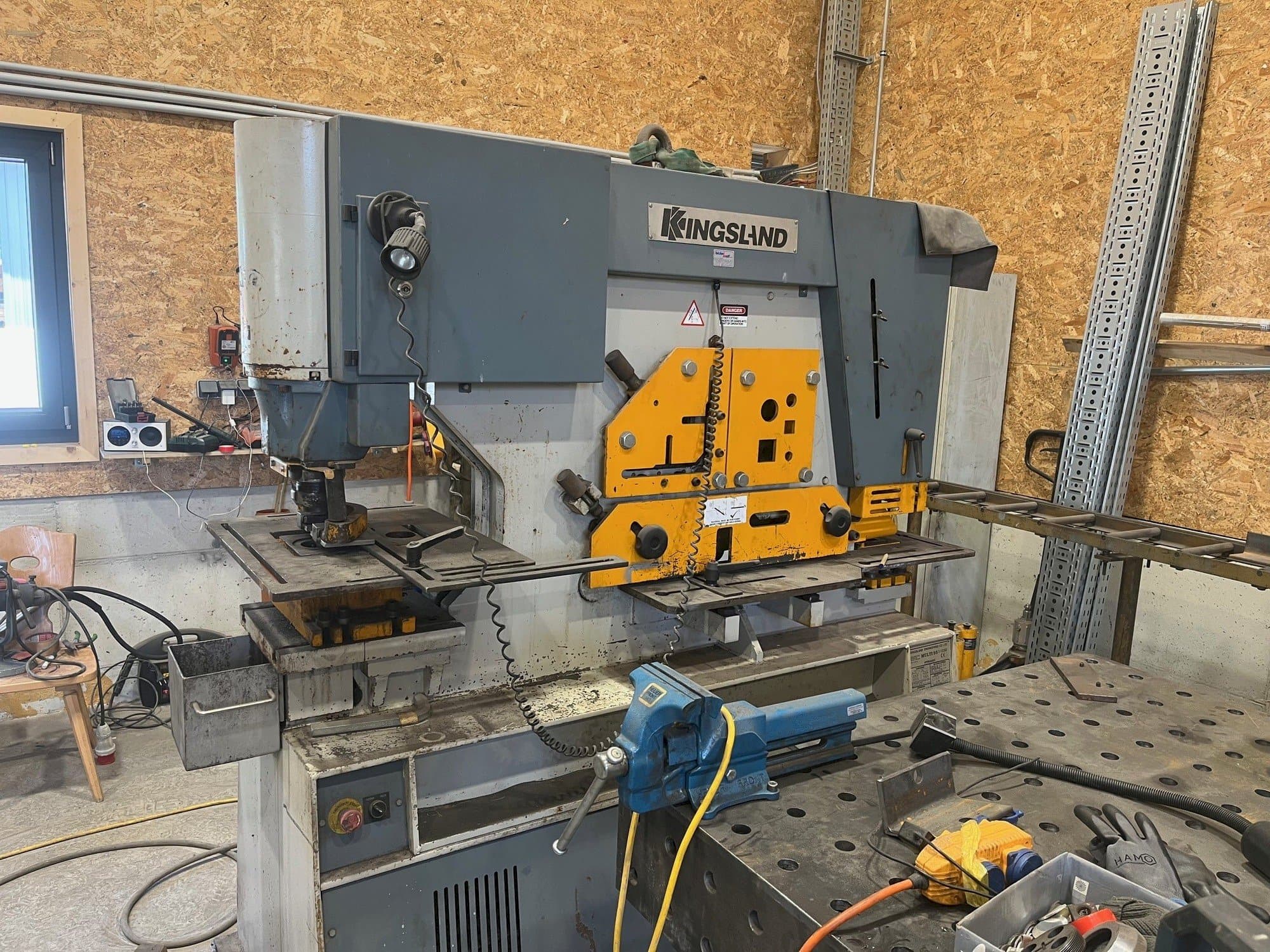 Koneen  KINGSLAND Multi 95 etunäkymä