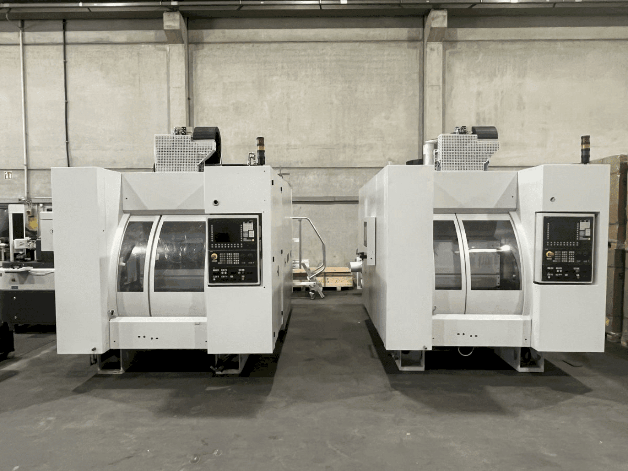 Koneen  SW BAS 03-22 etunäkymä