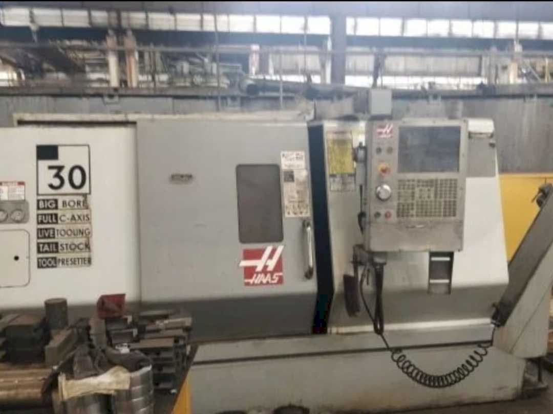 Koneen  HAAS SL-30BTHE etunäkymä