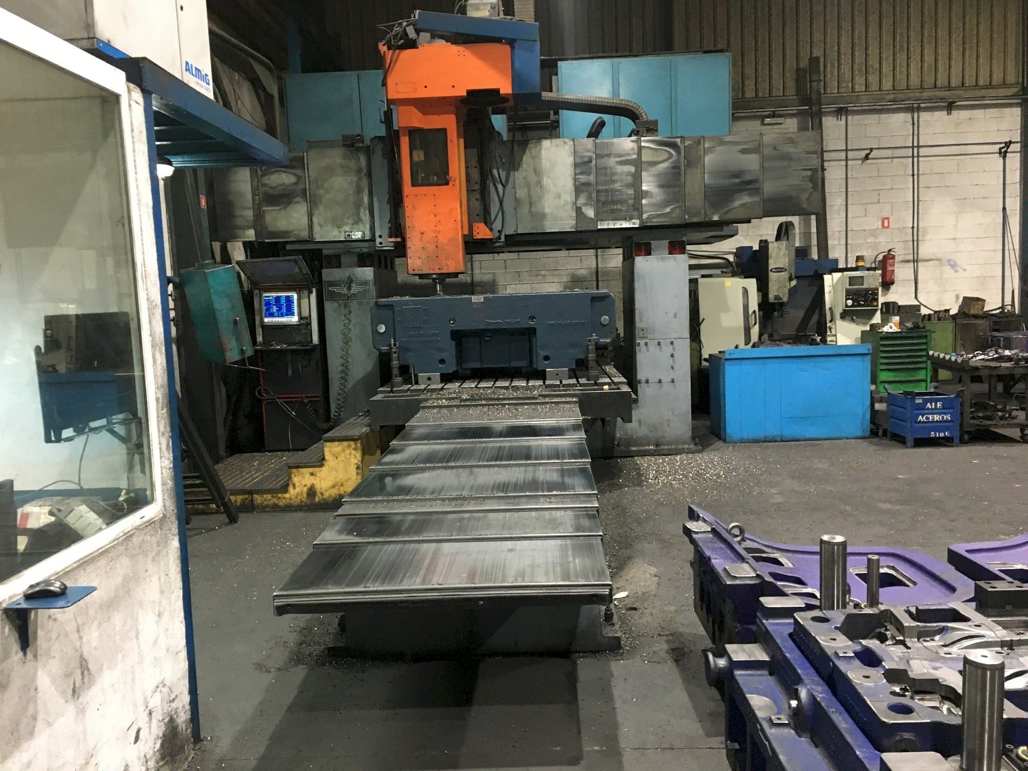 Koneen  DYE FPF-2C-NC etunäkymä