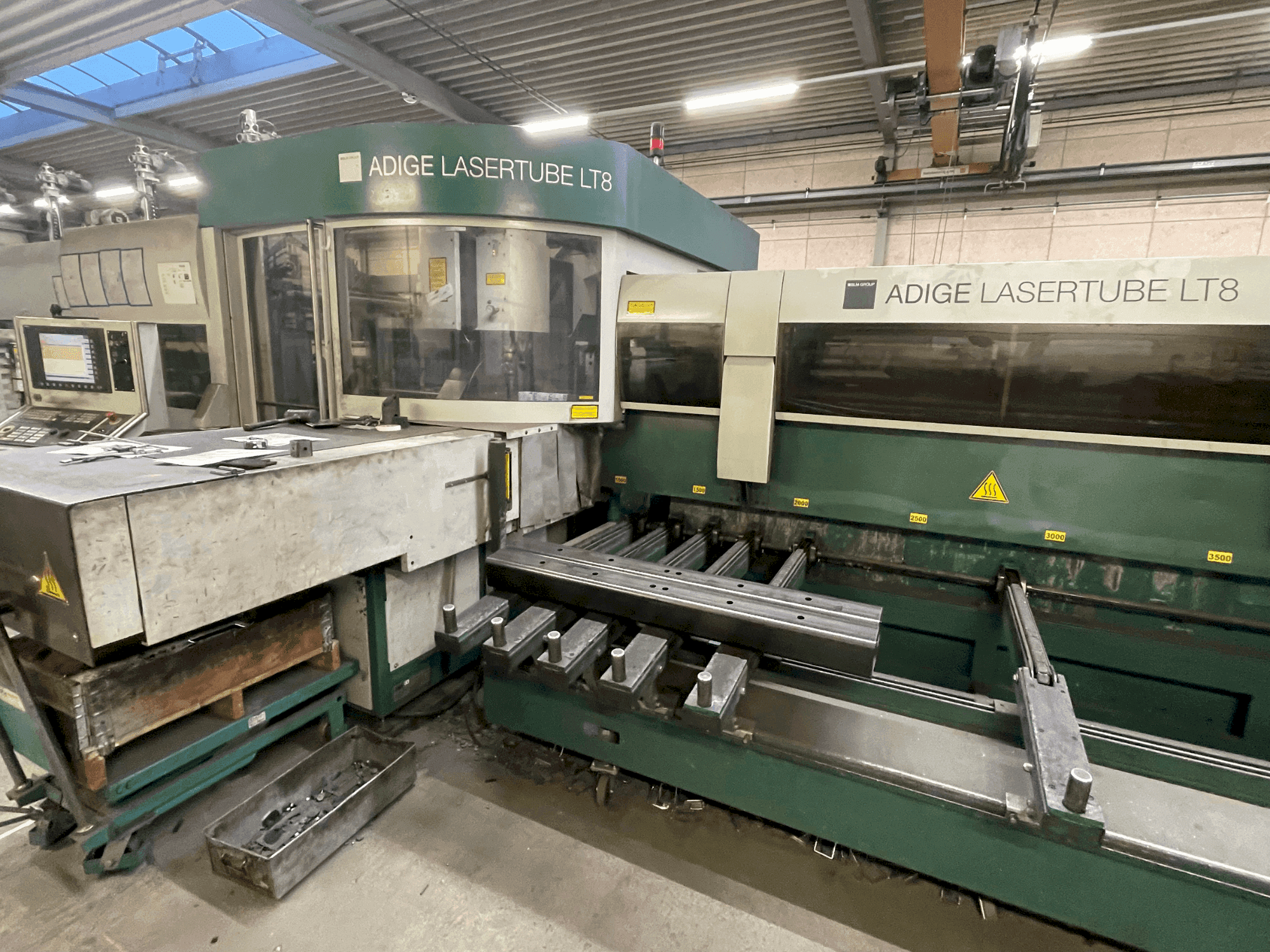 Koneen  BLM Adige LT8 etunäkymä