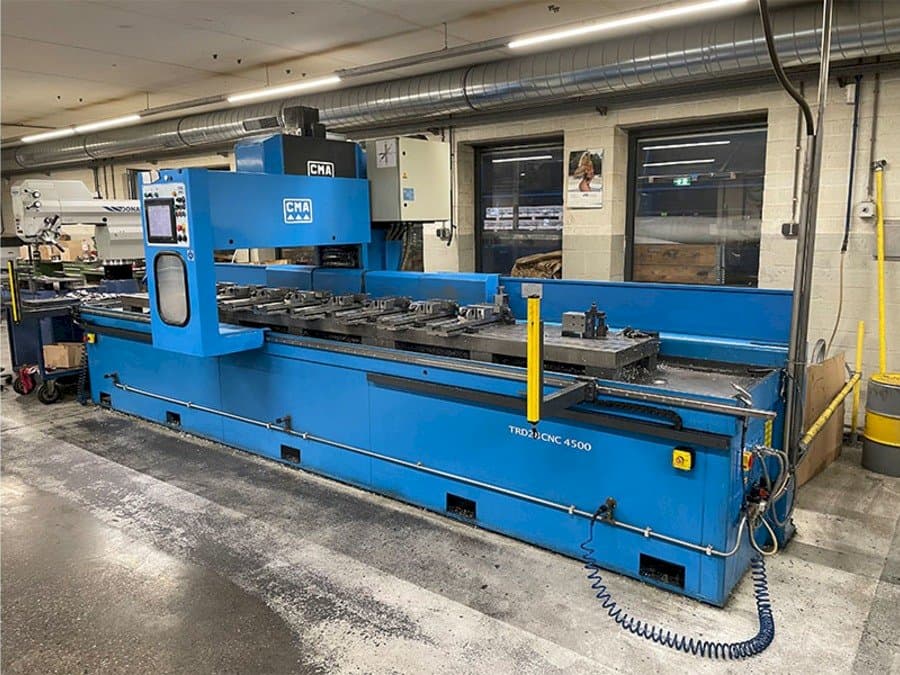 Koneen  CMA TRD28CNC 4500 etunäkymä