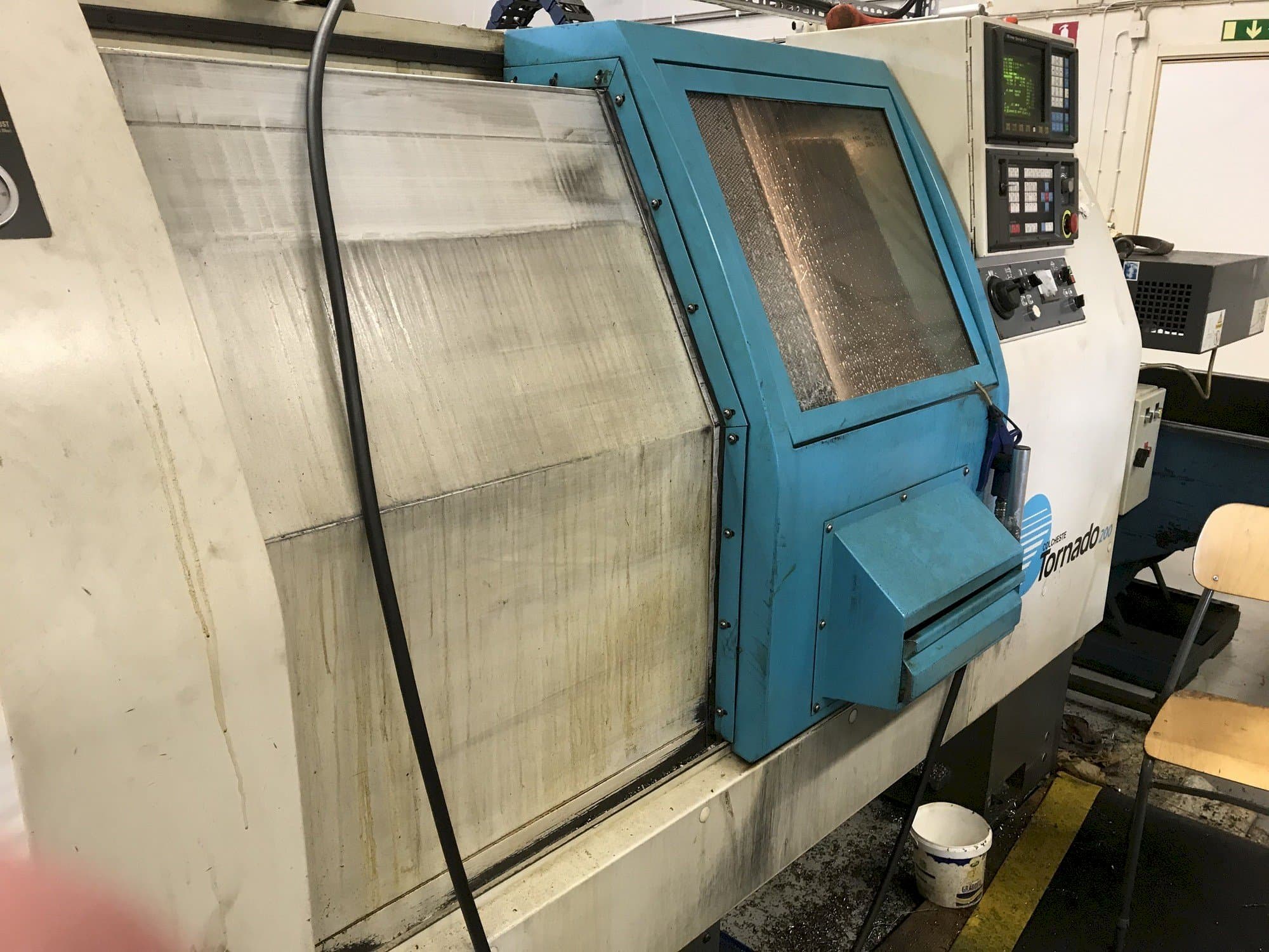 Koneen  Colchester Tornado 200 etunäkymä