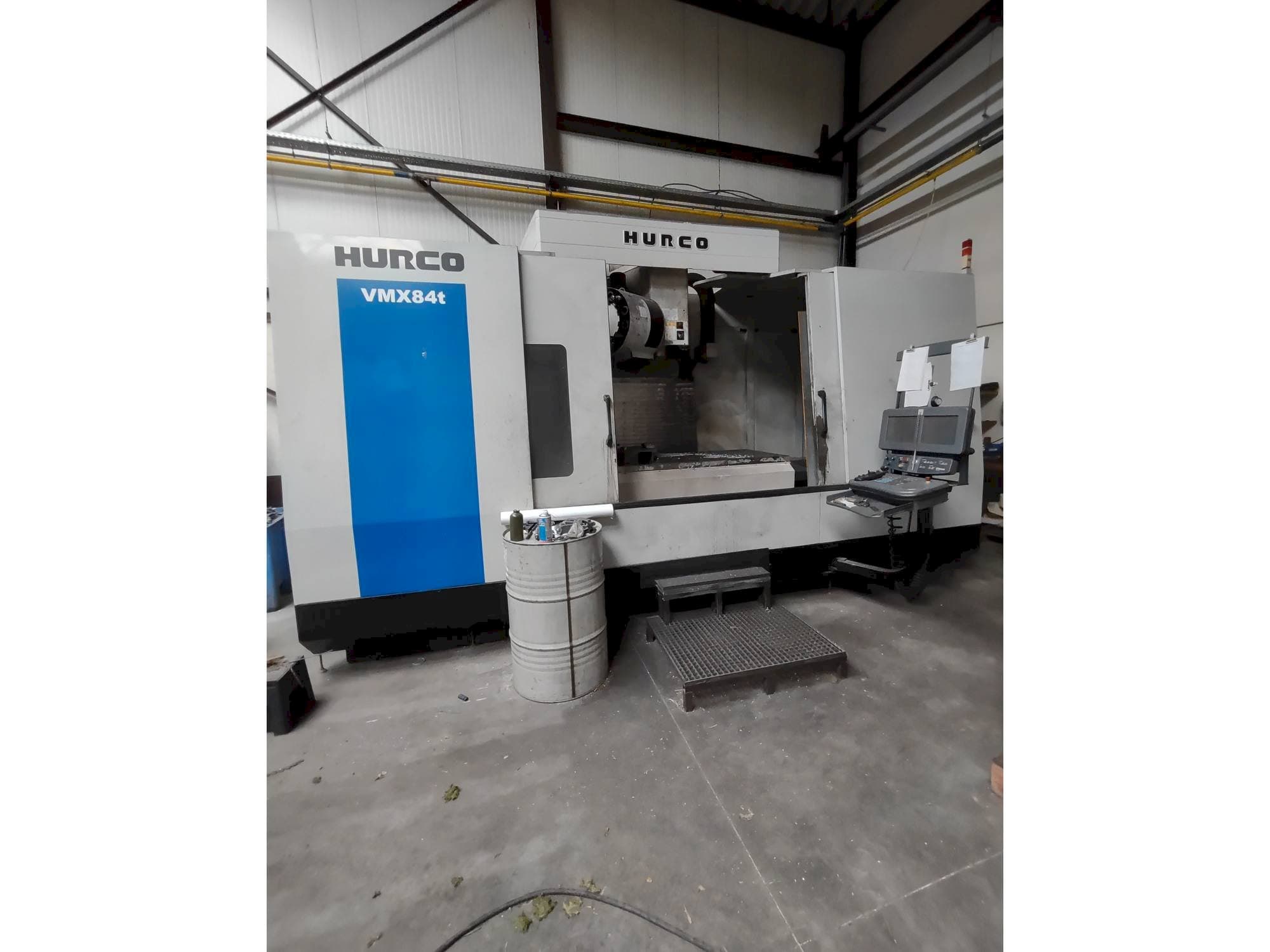 Koneen  Hurco VMX 84t etunäkymä